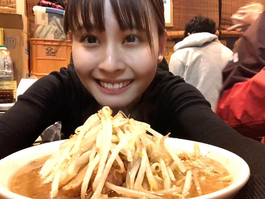 望木聡子さんのインスタグラム写真 - (望木聡子Instagram)「#二郎系ラーメン 🍜💗 うまあ〜！あと50gいけたかも！  #メ〜テレラーメン部 #歴史を刻め #メーテレ #メーテレ60th #メーテレ60周年アンバサダー #名古屋市消防局広報アンバサダー #アナウンサー #望木聡子」11月16日 20時03分 - satoko_mochiki