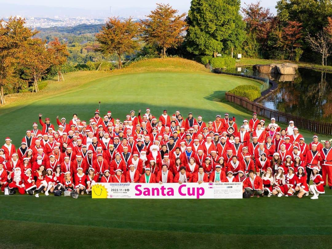 とくさきさんのインスタグラム写真 - (とくさきInstagram)「先週開催されたチャリティーコンペ【SANTA CUP】🎅❤️ . チャリティーの収益の一部が病気で入院している子どもたちのクリスマスプレゼントになるというめちゃくちゃ素敵な取り組みなんです✨🥺 . 実はランのイベントもあって、 11月27日（土）@大阪 12月3日（土）@東京 でサンタランがあるので、気になった方は是非参加してみてください🥺！  東京は駒澤オリンピック公園で開催されます🤶🏃 . 少しでも多くの子どもたちにプレゼント届くといいな🎁🥺  @great.santa.run_tokyo @osaka_great_santa_run  #サンタカップ#サンタラン#チャリティー#ゴルフ#ゴルフ女子#golf#golfgirl#golfswing#ゴルフスイング#sports#スポーツ#スポーツ女子#골프#골프여자#尔夫球#高尔夫#ゴルフウェア#golfwear」11月16日 20時03分 - tokusaki_golf