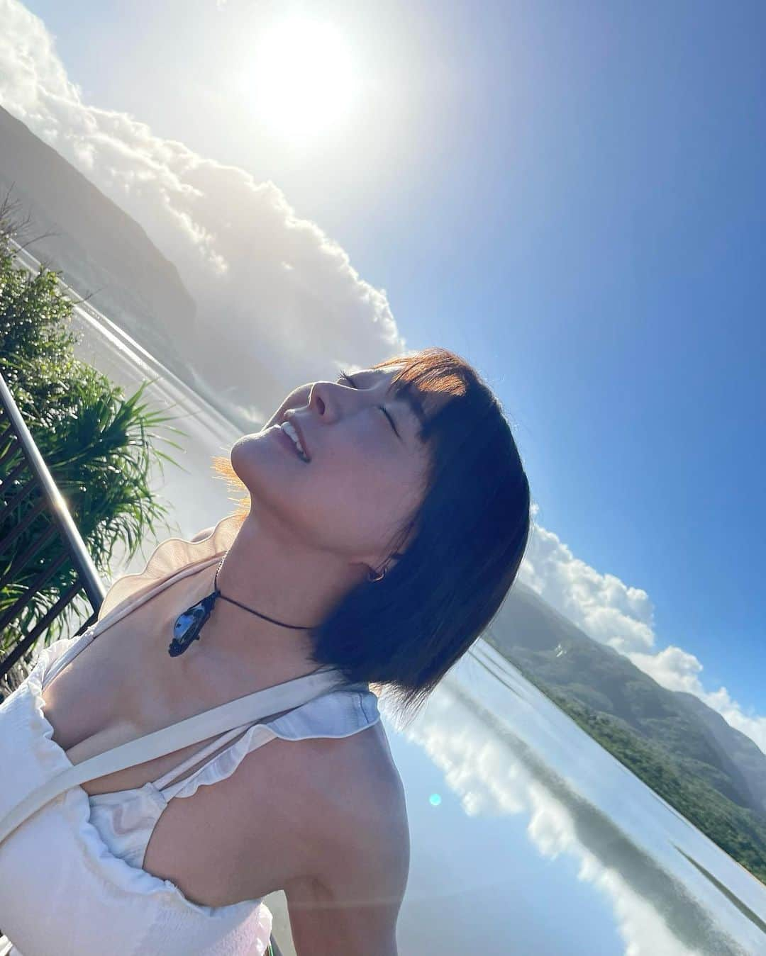 羽生アリサさんのインスタグラム写真 - (羽生アリサInstagram)「しばらく島に行ってました🏝☀️  ワイルドライフすぎて🧒🏽🐆🌊暗くしたばっかりの髪の毛のカラーが全部抜けたり、ネイルが全部とれたり💅🏽すっかり小麦肌になったりしたけど、そんな事も楽しめる様になった自分が最近嬉しいです😊✨  めちゃくちゃ日焼けした🧒🏽🐆笑」11月17日 9時48分 - arisa_hanyu