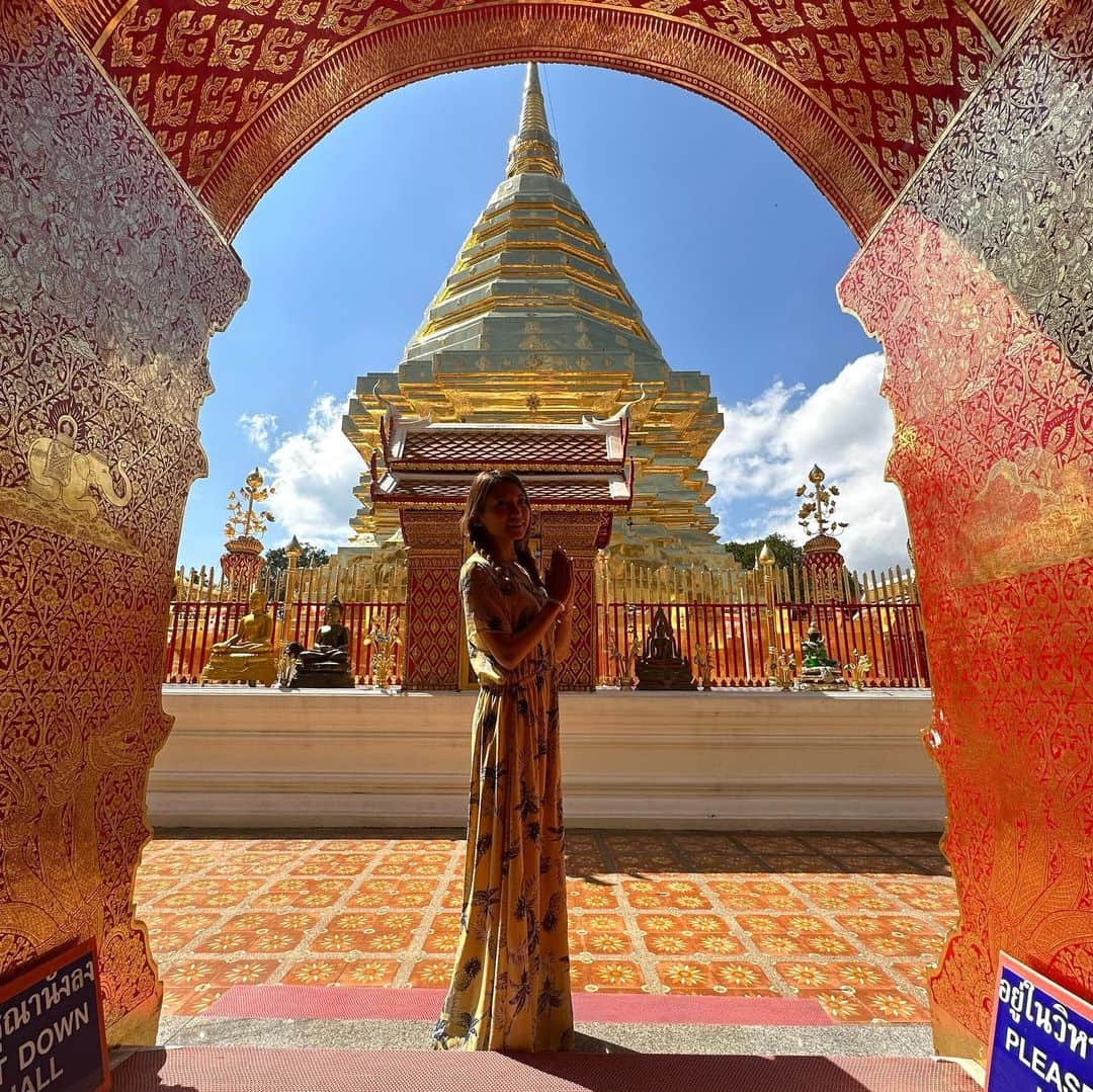 市原彩花さんのインスタグラム写真 - (市原彩花Instagram)「Lantern Festival in Chaing Mai🇹🇭  コムローイ期間中のチェンマイはとても華やか☺️ 来年はチェンマイの素敵ホテル巡りするんだ✨  そして12/25(日)に数年ぶりのオフ会を東京で開催します😚🍻 詳細はまたストーリーやミーミューズに載せるね✨ 一緒に楽しいクリスマスにしよう🥳  #コムローイ#コムローイ祭り#khomloy#loikrathong#loikrathongfestival#タイ#チェンマイ#タイ旅行#チェンマイ旅行#チェンマイ観光#タイ観光#thailand#thailandtravel#thailandtrip#バンコク#バンコク旅行#バンコク観光#chiangmai#chiangmaitravel#chiangmaitrip#ノーザンスタディーセンター#イーペンランナー#ロイクラトン#ランタン#lanthanum」11月17日 17時23分 - ayaka_ichihara