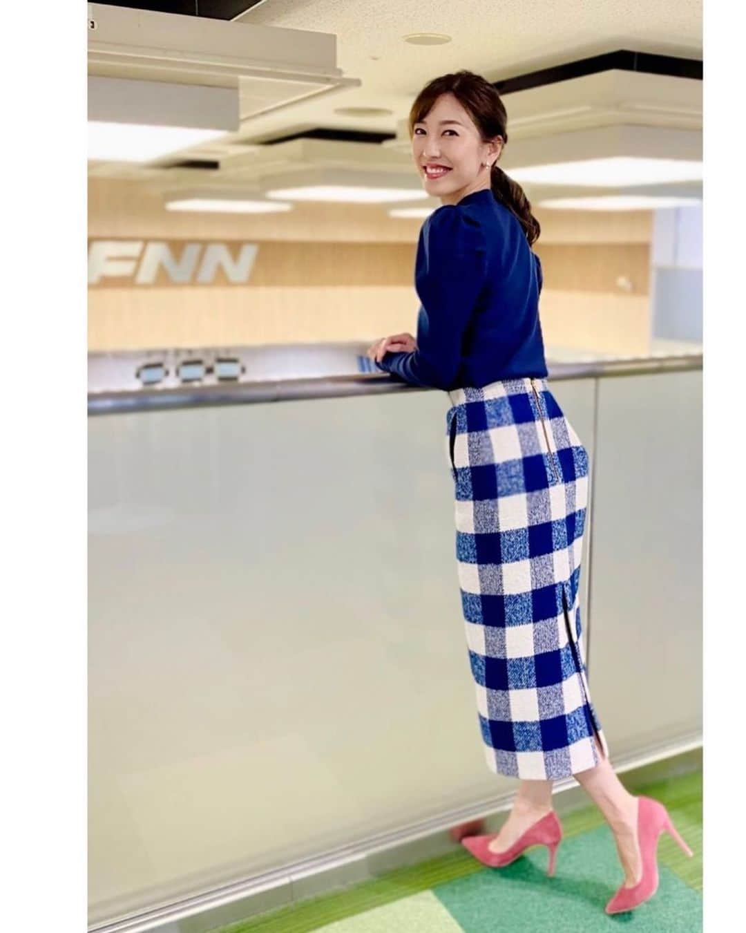 小澤陽子さんのインスタグラム写真 - (小澤陽子Instagram)「𝚊𝚝 𝚠𝚘𝚛𝚔☻  今更ですが、10月の改編で 『注目ワード かけてみた』👐🏻を担当していた イット！では、変わらず金曜日に エンタメのコーナー、 『🌟エンタ』を担当することになりました💫  週末を楽しく過ごしてもらえるような話題を たっぷりとお伝えしています🥰 ロケや取材も楽しくやっています🎤🏃🏼‍♀️  明日も是非ご覧ください📺  #注目ワードかけてみた も恋しい…🕯 #最近の衣装👗 #フジテレビ #イット #エンタ #取材録 #本日の髪型と衣装🌸」11月17日 17時48分 - yoko.ozawa729