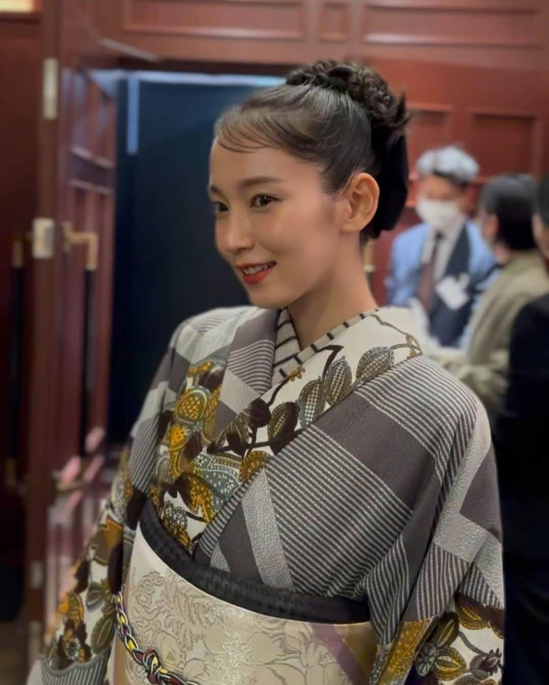 吉岡里帆さんのインスタグラム写真 - (吉岡里帆Instagram)「kimonoist 2022 👘🍣🌊  make: @mifune2014  ♡♡♡」11月18日 11時30分 - riho_yoshioka