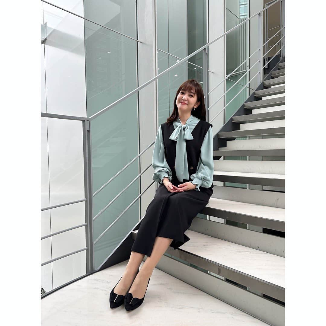 林美桜さんのインスタグラム写真 - (林美桜Instagram)「. あごを隠してます😘 1週間おつかれさまでした🙇‍♀️ . 1.2.3.4 ワンピース @tocca_japan アクセサリー @joueteofficial 5.6.7 ブラウス・ワンピース @brownie_inc アクセサリー @star_jewelry_girl #衣装#アナウンサー#テレビ朝日#ワイドスクランブル#ブラウス#スカート#ワンピース#アクセサリー#冬コーデ#ootd#fashion#아나운서 #장마#오오티디#코데#데일리룩#패션#코디스타그램」11月18日 19時27分 - miou0hayashi