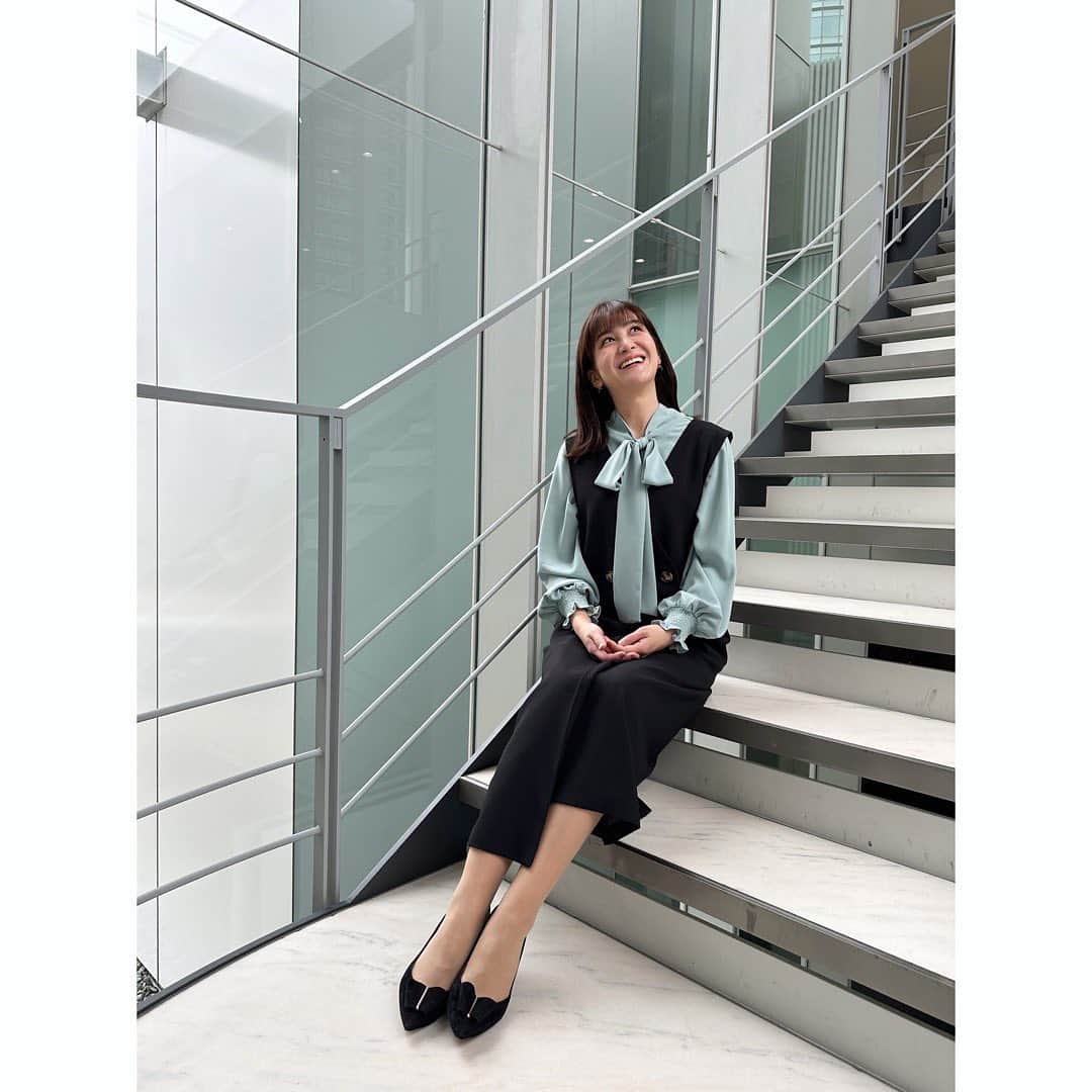 林美桜さんのインスタグラム写真 - (林美桜Instagram)「. あごを隠してます😘 1週間おつかれさまでした🙇‍♀️ . 1.2.3.4 ワンピース @tocca_japan アクセサリー @joueteofficial 5.6.7 ブラウス・ワンピース @brownie_inc アクセサリー @star_jewelry_girl #衣装#アナウンサー#テレビ朝日#ワイドスクランブル#ブラウス#スカート#ワンピース#アクセサリー#冬コーデ#ootd#fashion#아나운서 #장마#오오티디#코데#데일리룩#패션#코디스타그램」11月18日 19時27分 - miou0hayashi