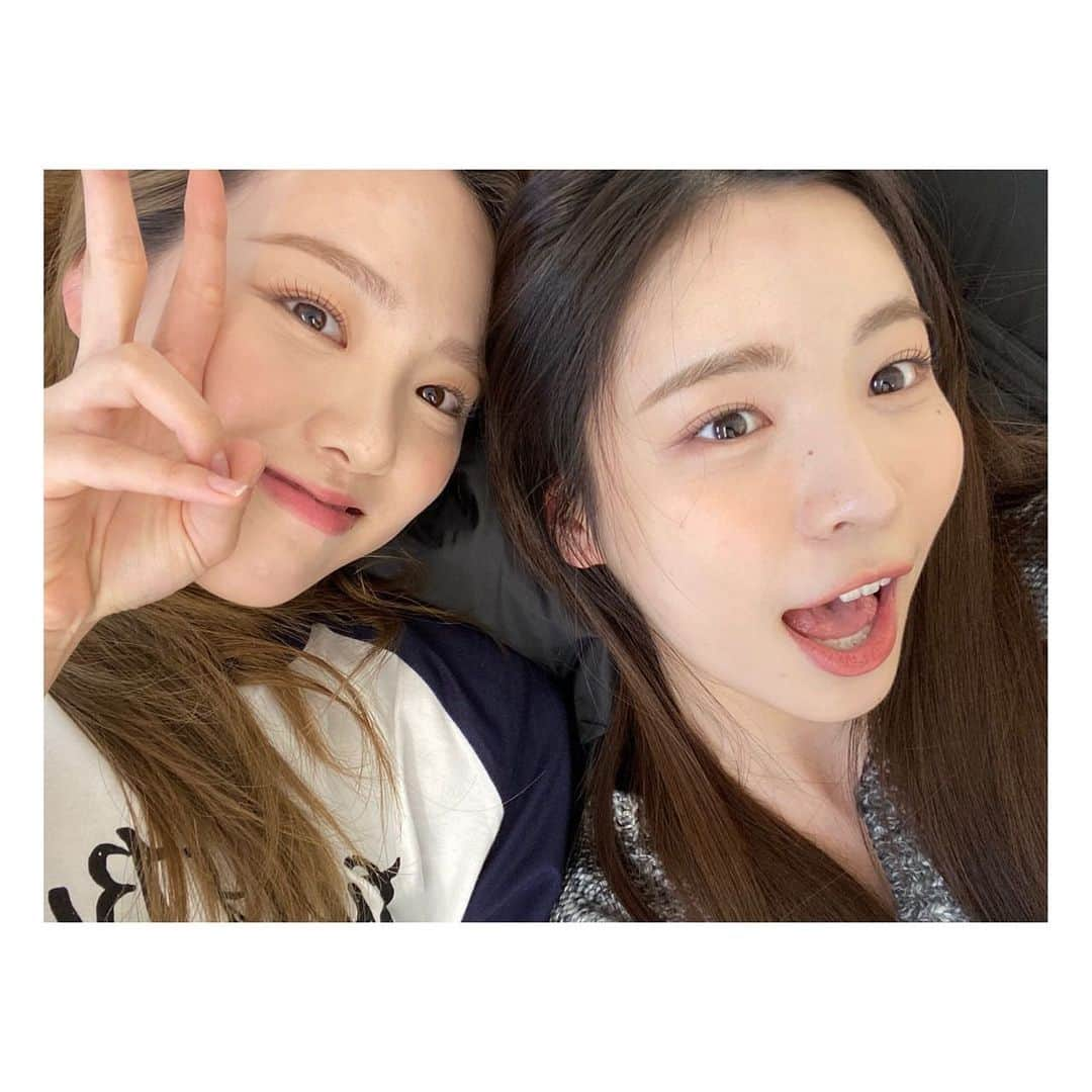 NiziUさんのインスタグラム写真 - (NiziUInstagram)「🐥🦢♡♡ . . . #niziu  #maya  #rio  #リオマヤです #いぇーーい」11月18日 21時33分 - niziu_artist_official