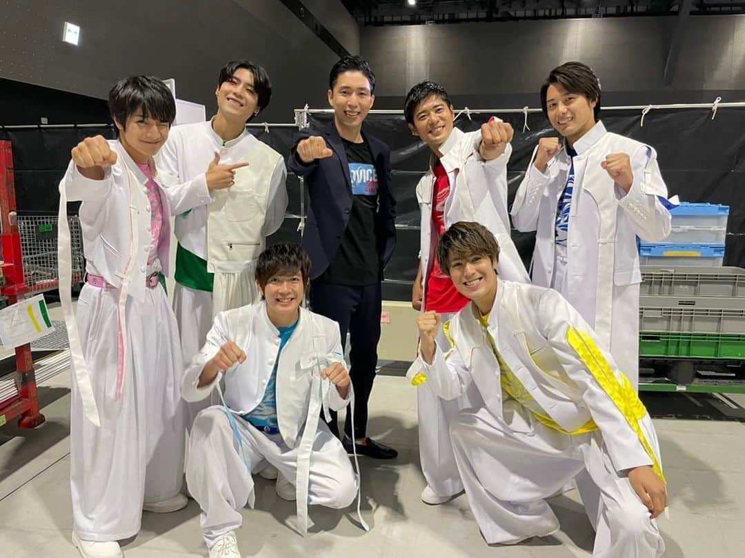 BOYS AND MENさんのインスタグラム写真 - (BOYS AND MENInstagram)「本日‼️  『AICHI IMPACT!2022』にて 2022年12月21日発売『超FINE!!!』 そして 🔥BOYS AND MENスペシャルステージ🔥 お越しくださりありがとうございました🎤✨✨ 明日も明後日もAICHI IMPACT!2022あります！！ ボイメンからは吉原雅斗が出演するのでお楽しみに💚 明日はインパルス板倉俊之さん、ロバート山本博さん、ボイメン吉原雅斗異色のAPEXトリオバトルです🌟  また明日、HMV＆BOOKS SHINSAIBASHIにて 2022年12月21日 『超FINE!!!』リリースイベント😎❤️‍🔥 田村侑久、辻本達規、本田剛文、勇翔、平松賢人の5人です🤵🏻 ⚔️  お楽しみに！！！！ #ボイメン  #aichiimpact2022  #アイチインパクト2022  #アイパク  #インパルス  #板倉俊之  #ロバート  #山本博  #apex  #live」11月18日 22時27分 - boysandmen_official