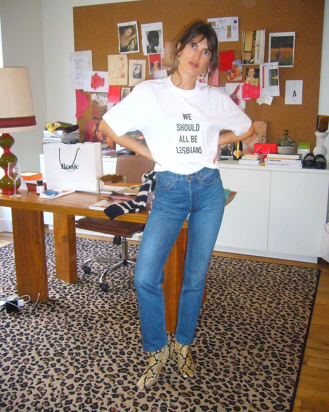 Jeanneさんのインスタグラム写真 - (JeanneInstagram)「Mon amie créatrice @henrietteh a créé ce t-shirt dont 100% des bénéfices sont reversés au @planningfamilial 🖤」11月18日 23時10分 - jeannedamas