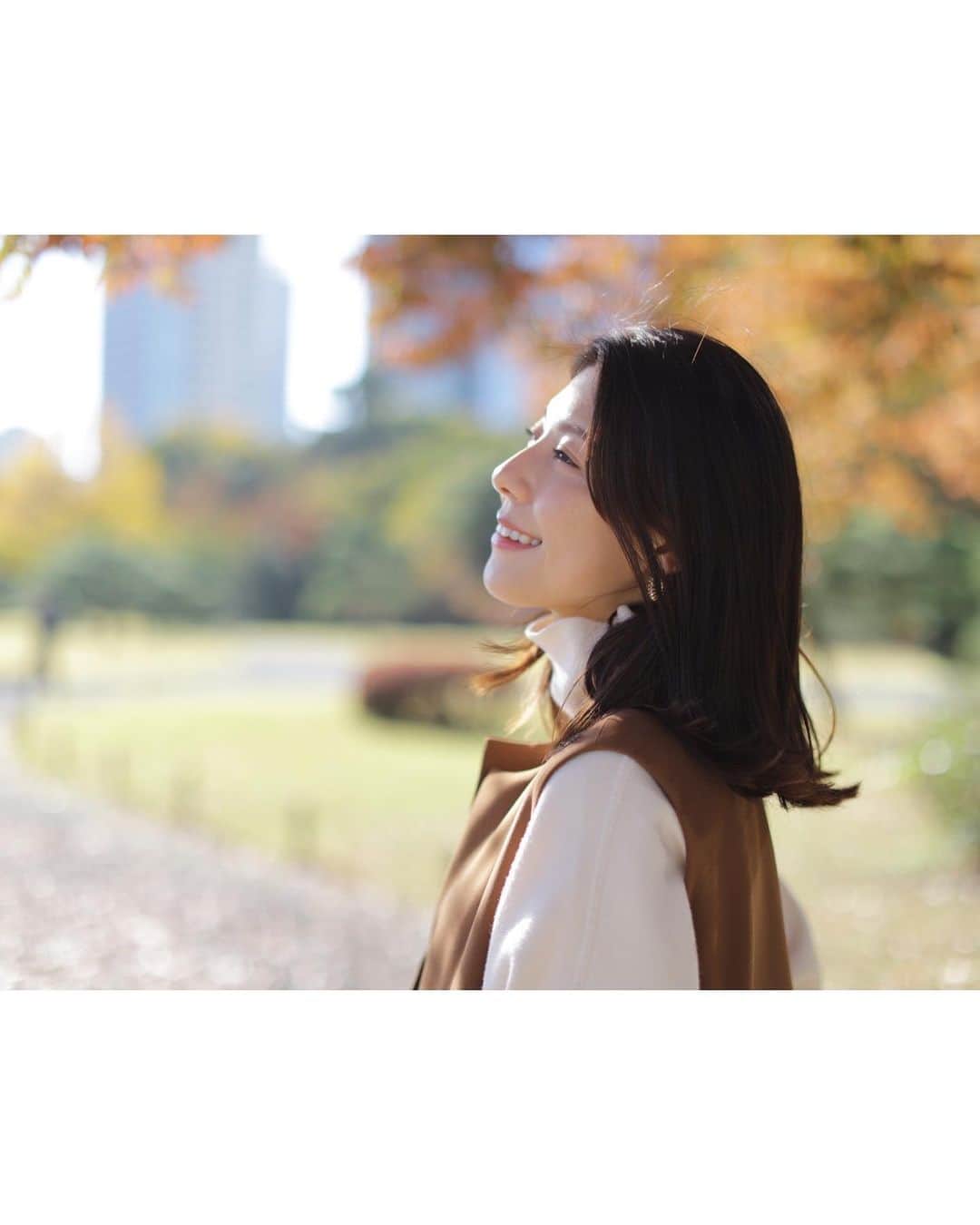 上村彩子さんのインスタグラム写真 - (上村彩子Instagram)「. . 遅めの夏休みをいただいています。 来週の報道特集から復帰するので、 それまでたっぷり リフレッシュしてきます😊  ________ 写真は先日行った浜離宮です🍁」11月19日 11時52分 - saekokamimura