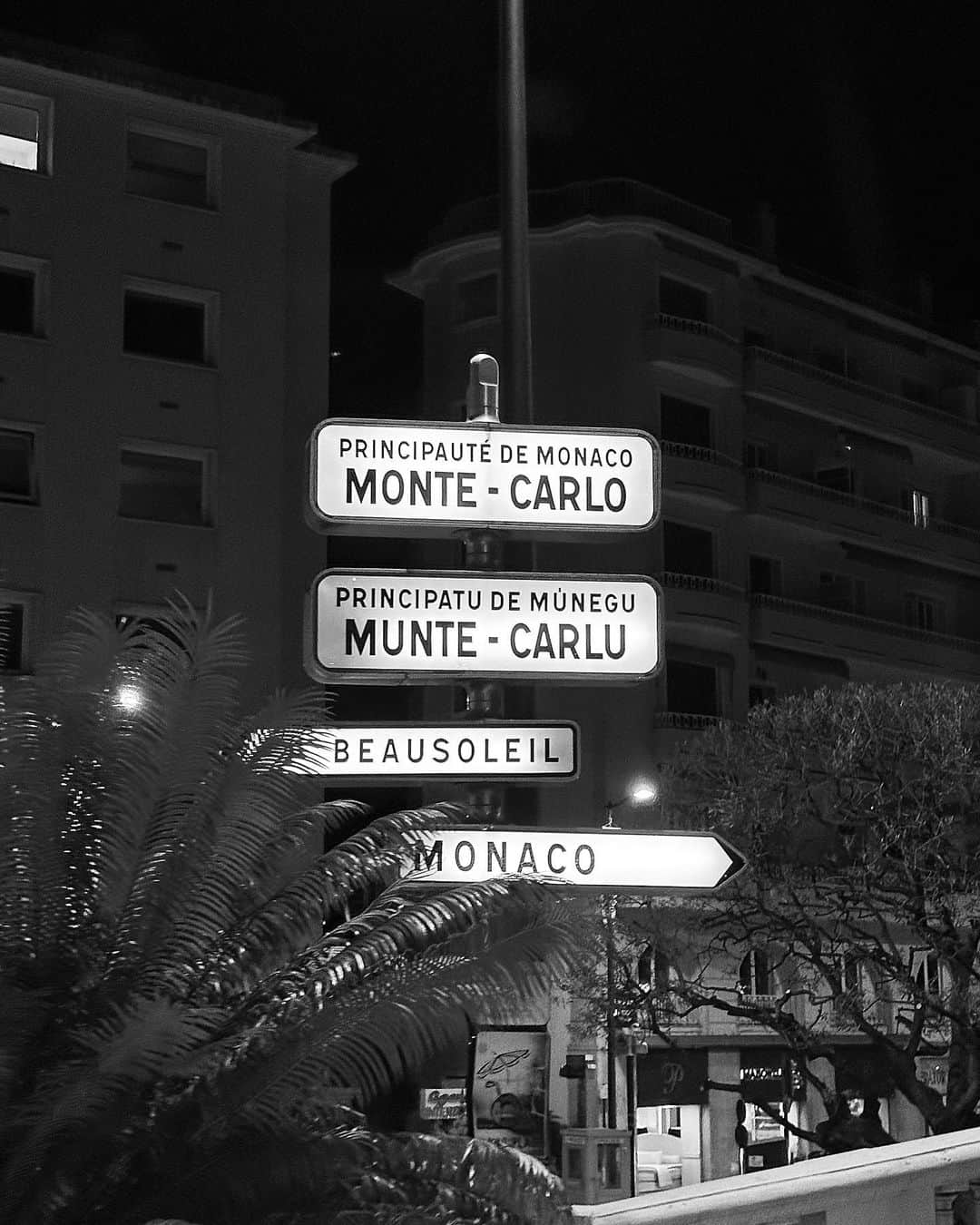 ジェシカ さんのインスタグラム写真 - (ジェシカ Instagram)「Monte Carlo by night 🌙✨ - @hoteldeparismc @montecarlosbm #mymontecarlo #hoteldeparismc」11月19日 12時13分 - jessica.syj