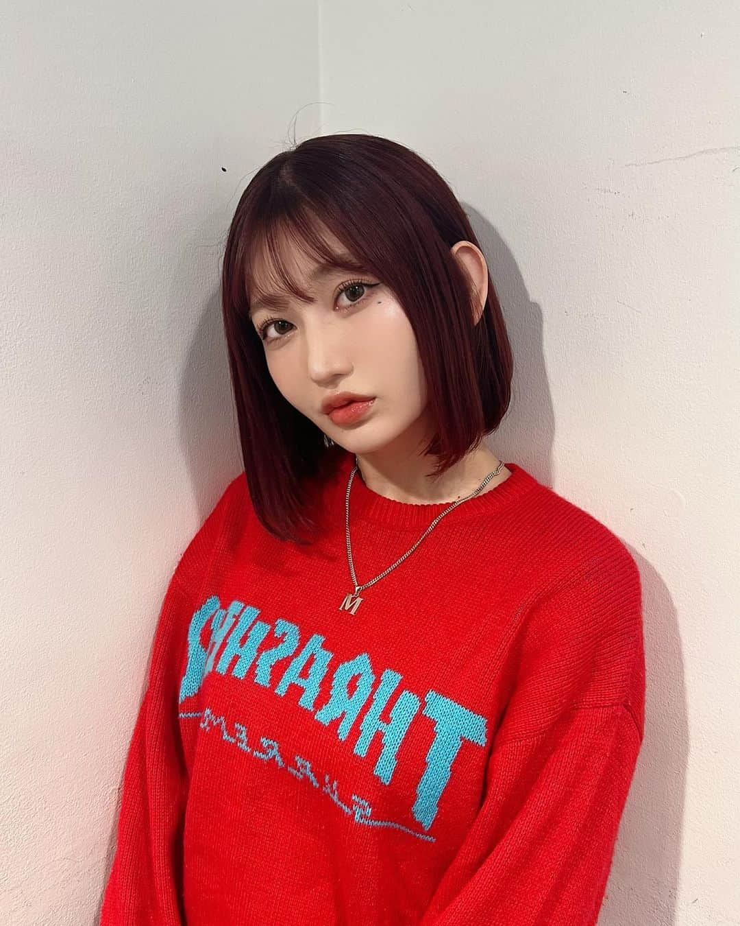 月城まゆさんのインスタグラム写真 - (月城まゆInstagram)「new hair💜💜💜 今回はイメチェンして 赤ぽくしてもらったよぉーー👸 @welly_yuuki くんいつも ありがとう｡ﾟ(ﾟ´ω`ﾟ)ﾟ｡  #haircolor #hairstyle #haircut #hairstyles #beauty #shibuya #streetwear #streetwear #supreme #thrasher #bapesta #ootd #ヘアカラー」11月19日 20時42分 - xo_mayu_xo