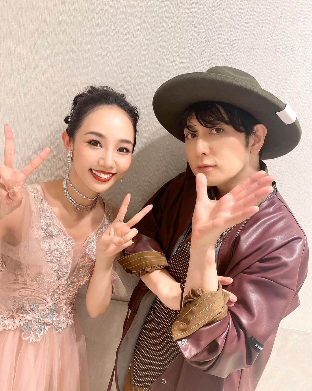 咲妃みゆさんのインスタグラム写真 - (咲妃みゆInstagram)「「The PARTY in PARCO劇場」 ⁡ #堂珍嘉邦 さん✨ まさか堂珍さんとデュエットさせていただける日が来ようとは…大変光栄です😭 歌声・眼差し・息づかい…その全てに心が通っていらっしゃり感動しっぱなしです！！！ ⁡ とある日のトークコーナーで、堂珍さんが私の事を＂スーパーナチュラリスト＂と名付けてくださったんです！まぁ…おそらく褒め言葉というわけではないのでしょうが。。笑 私、なんだかとても気に入ってます☺️ ⁡ いつかまた、お芝居でもご一緒させていただきたい！頑張るぞーーーー！！」11月20日 15時52分 - miyusakihi