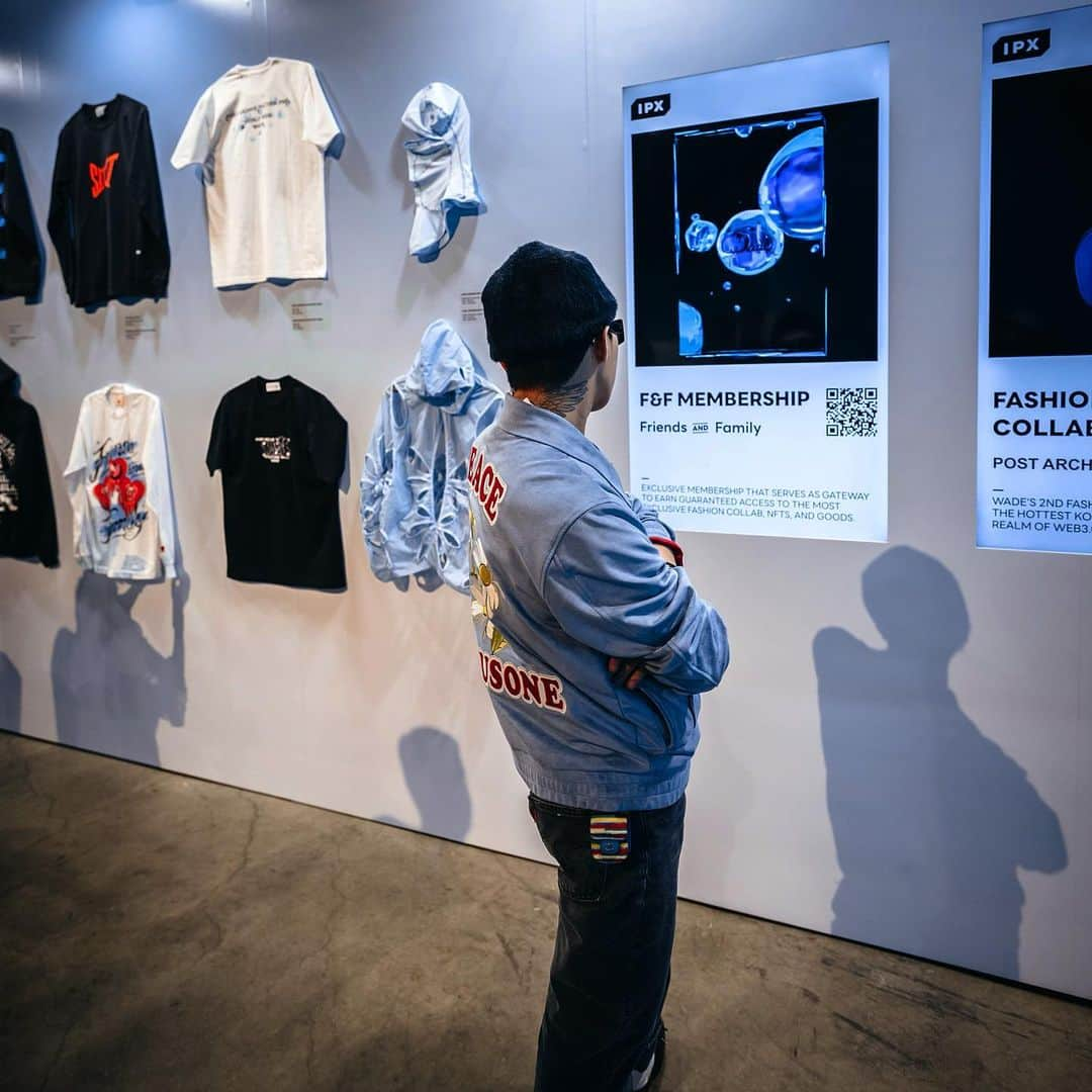 G-DRAGONさんのインスタグラム写真 - (G-DRAGONInstagram)「@complex @complexcon in LA day-1 @worldwide.wade @peaceminusonedotcom 📸 by @rkrkrk」11月20日 18時15分 - xxxibgdrgn