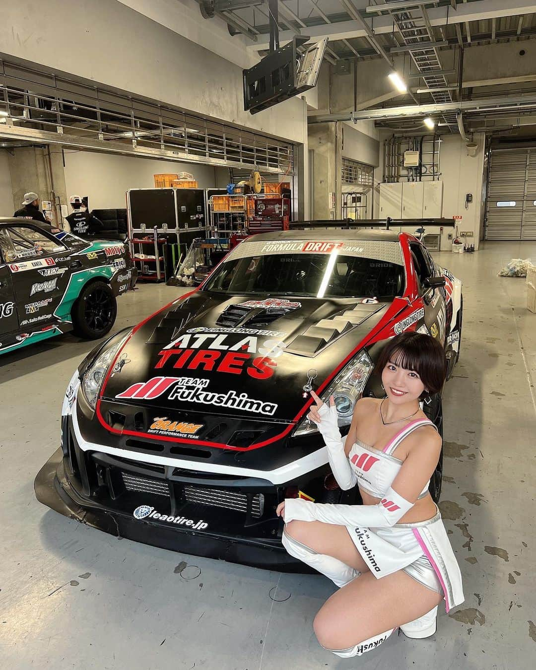 佐々木萌香さんのインスタグラム写真 - (佐々木萌香Instagram)「Team Fukushima🍑🚗 マシンと撮ってもらったよ📸  福島号のこのマシンも1年間お疲れ様🍑🚗·͜· ♡   #FDJ #formula #formuladriftjapan  #drift @teamfukushima_motorsports  #RQ #racequeen #racing #circuit #fujispeedway #fsw #motorsport #costume  #チーム福島  #福島  #レースクイーン  #佐々木萌香 #グラビアアイドル #寫真偶像  #偶像  #漂亮」11月20日 18時40分 - moeka_sasaki