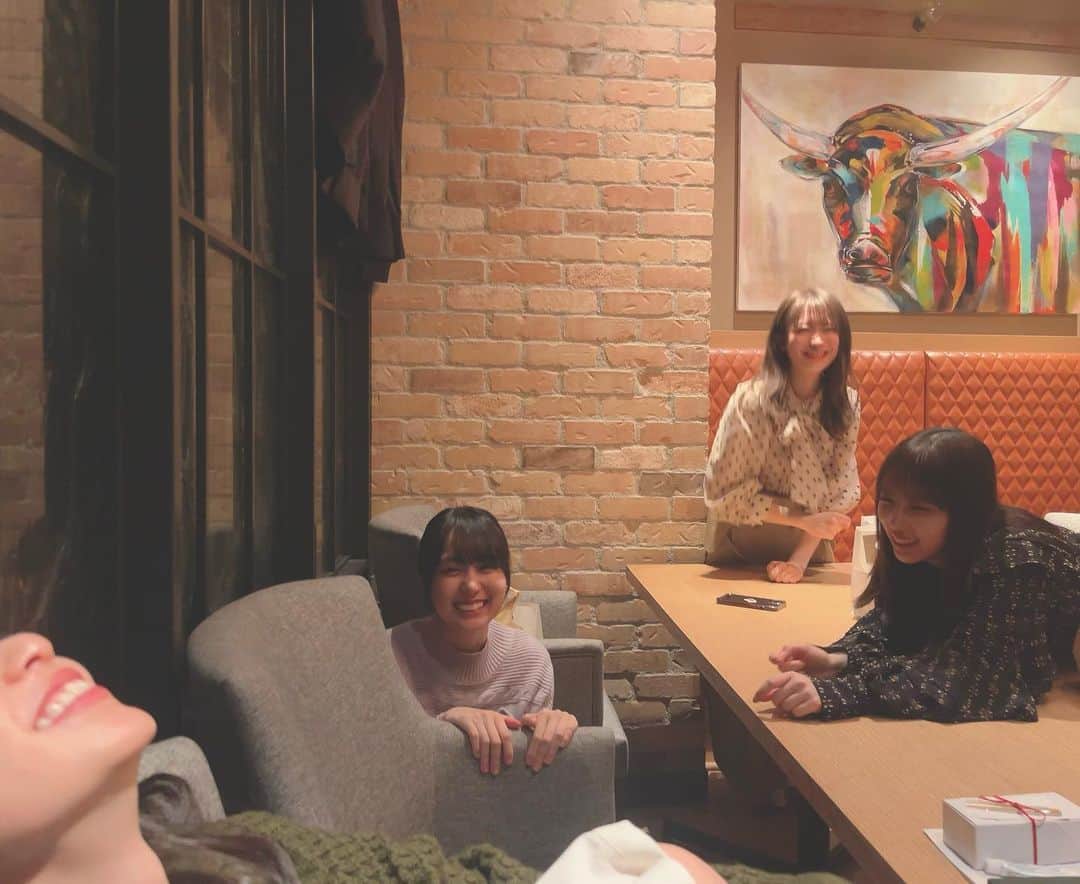 与田祐希さんのインスタグラム写真 - (与田祐希Instagram)「乃木坂46の31stシングル「ここにはないもの」MVが公開されました  なんだかすごく楽しくて、笑顔いっぱいな撮影でした🕊  #ここにはないもの」11月21日 9時16分 - yodayuuki_oimo