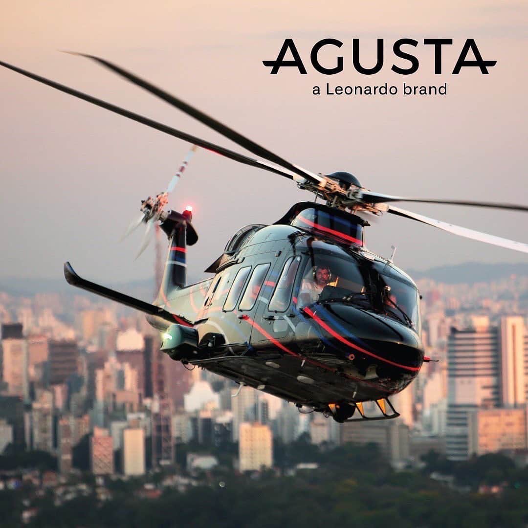 干場義雅さんのインスタグラム写真 - (干場義雅Instagram)「【Instagram LIVE‼️】11月21日(月)18時からInstagram LIVEを配信します。テーマは、世界的なイタリア大手の航空企業レオナルド社のVIP用のヘリコプターブランド「AGUSTA（アグスタ）」について。レオナルド社のダニエレさんをお招きして、「Agusta」を手に入れるという移動革命によって、どのような革新的なライフスタイルになるのかを探っていきます。お楽しみに！  ⭕LIVEはコチラから @iccjtokyo  @yoshimasa_hoshiba   @leonardo_company  @agusta_helicopters  #iccj  #iccjtokyo  #yoshimasahoshiba #干場義雅  #leonardo  #レオナルド  #ヘリコプター  #agusta  #helicopter  #fashion  #ファッション  #メンズファッション  #イタリア  #イタリアン  #イタリアンファッション  #インスタ  #インスタライブ  #live  #instalive  #madeinitaly #Italy」11月21日 10時36分 - yoshimasa_hoshiba