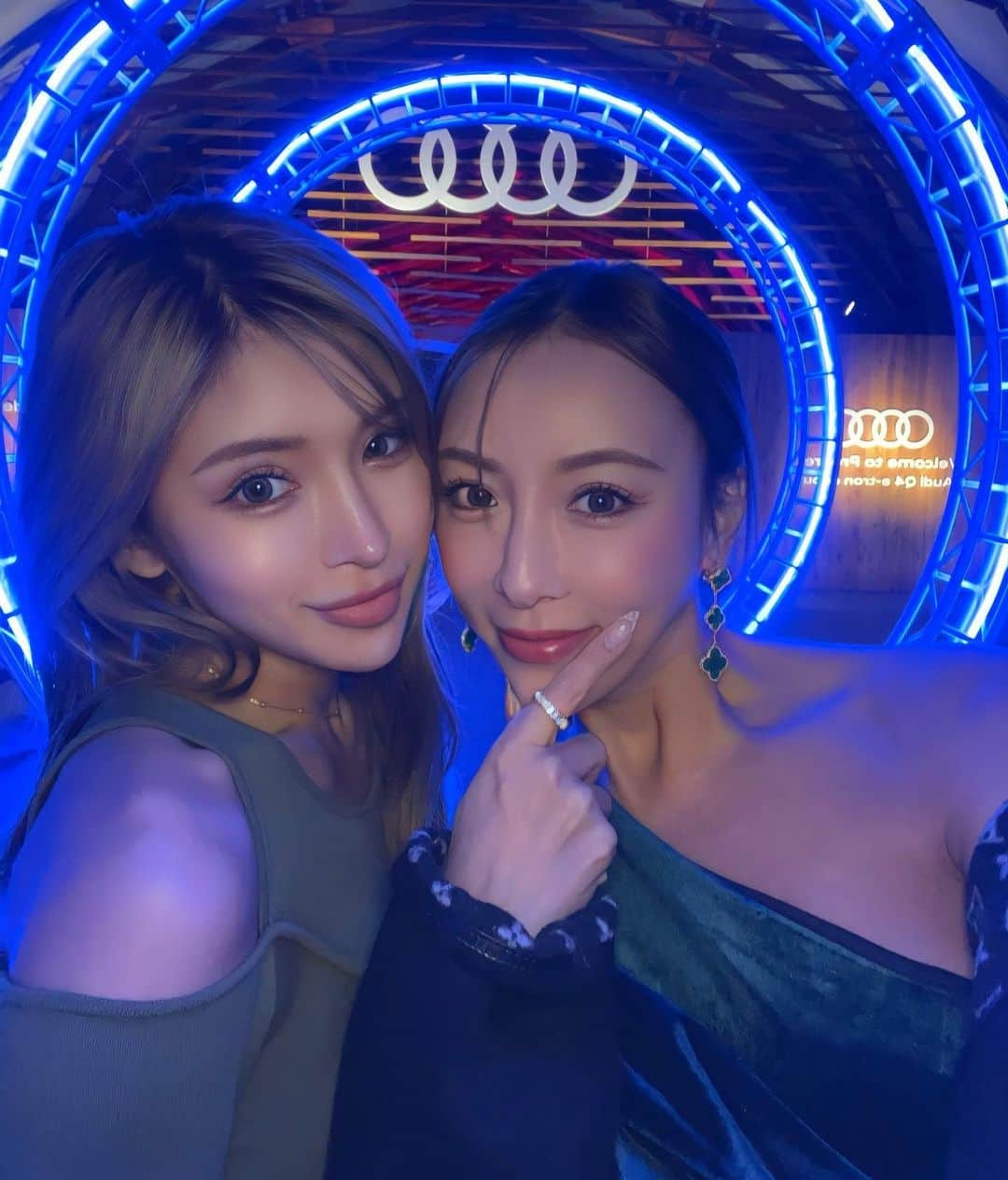 GENKINGさんのインスタグラム写真 - (GENKINGInstagram)「Audi Q4 e-tron Launch Event🌙  2022年秋から発売を開始する「Q4 e-tron」 アウディ初のコンパクト電動SUVがついに誕生します‼️ 1回の充電でかなり走れるらしい👏  環境に配慮した素敵なイベントでした✨ 久々にころみにも会えた✌️  @audijapan  #audiq4etron  #進化をカタチにする #pr」11月21日 12時21分 - _genking_