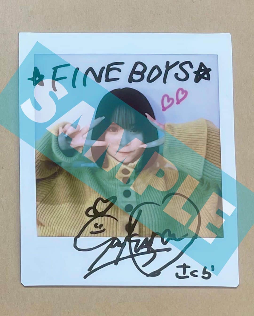 FINEBOYSさんのインスタグラム写真 - (FINEBOYSInstagram)「【PRESENT:さくらさんチェキプレゼント🎁】 FINEBOYS12月号の連載『わたしの「お気に入り」』で、愛用バッグとその中身を紹介してくれたさくらさん！  現場のオフショットやキュートなコメントムービーをぜひご覧ください🥰  先日FINEBOYS OnlineにアップしたWEBインタビューでは、さくらさんが思うおしゃれメンズの定義や今後の活動への想いを語ってくれました☺️✨ さらにさらに本誌では見られないアザーカットも！ URL→ https://fineboys-online.jp/interview/detail.php?id=4304  そして特別にさくらさんのサイン入りチェキをプレゼントしちゃいます🌸  以下の応募方法をチェックして、 ぜひ参加してくださいね！  ======================= 【応募期間】 〜11月28日（月）23時59分まで  【応募方法】 ①FINEBOYS公式Instagramをフォロー ②本投稿にいいね ※抽選対象は公開アカウントのみになります  【当選発表】 当選した方のみ、コメントを投稿してくださったアカウントにDM（ダイレクトメッセージ）にて2022年12月中旬までにご連絡します。 ※当選者の発表はDMでのご連絡をもってかえさせていただきます。 抽選の経過や結果などに関するお問い合わせには一切お答えできません。 賞品の発送は12月中を予定しております。 ※当選連絡をしてから7日以内に連絡が取れない場合は、当選が無効となります。ご了承ください。  コメントをすると当選確率がアップするかも…？ ご応募お待ちしております！  #fineboys #さくら #桜 #わたしのお気に入り #チェキプレゼント #プレゼント企画 #インタビュー」11月21日 20時00分 - fineboys_jp