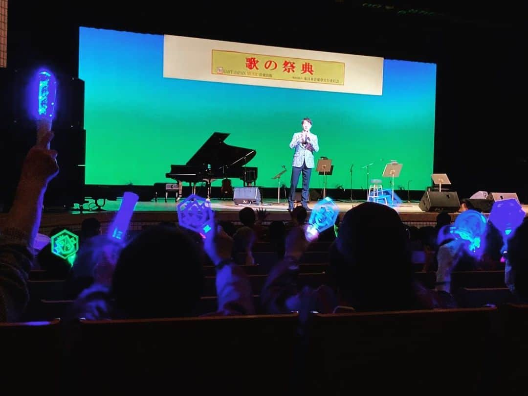 中澤卓也さんのインスタグラム写真 - (中澤卓也Instagram)「今日は板橋区立文化会館で歌わせてもらいました🎤✨ 「板橋 歌の祭典」皆さん、ありがとうございました🙆‍♂️ ペンライトもよーく見えましたよ〜🤤👍  #板橋区立文化会館 #ありがとうございました #ペンライト #よーく見えたよ #陽はまた昇る #中澤卓也」11月21日 21時37分 - takuya_nakazawa.118