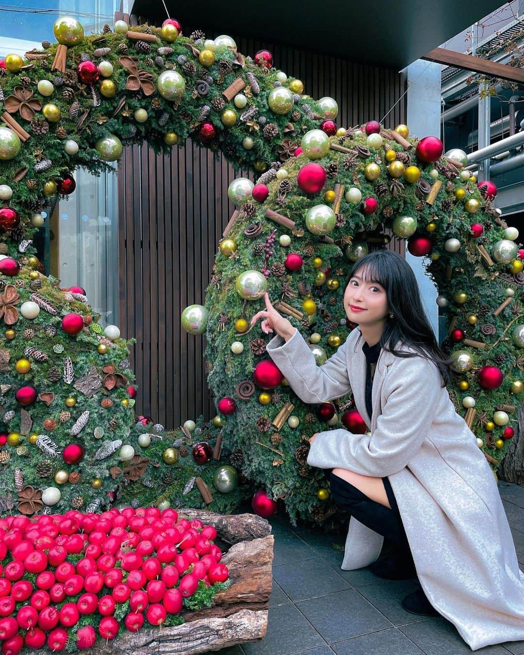 日野礼香さんのインスタグラム写真 - (日野礼香Instagram)「𝑵𝒊𝒄𝒐𝒍𝒂𝒊 𝑩𝒆𝒓𝒈𝒎𝒂𝒏𝒏 𝑵𝑶𝑴𝑼  クリスマス全開で可愛かった🎄🧑‍🎄✨ この時期はどこも可愛くてわくわくするね❤️  #nicolaibergmann #nicolaibergmannnomu #cafe #cafestagram #christmas #omotesando #omotesandocafe #ニコライバーグマン #ニコライバーグマンカフェ #クリスマス #カフェ #表参道カフェ #クリスマスツリー #映えスポット」11月22日 15時56分 - reicheru219