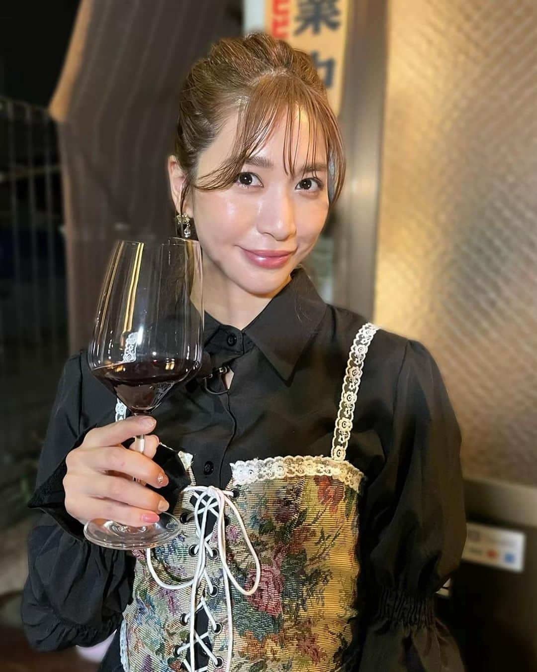 大島麻衣さんのインスタグラム写真 - (大島麻衣Instagram)「🍷石川テレビ「探して!いしかわ×トーキョーなう」  #着用衣装  tops,pants @wildlily_daikanyama」11月22日 18時31分 - maioshima911