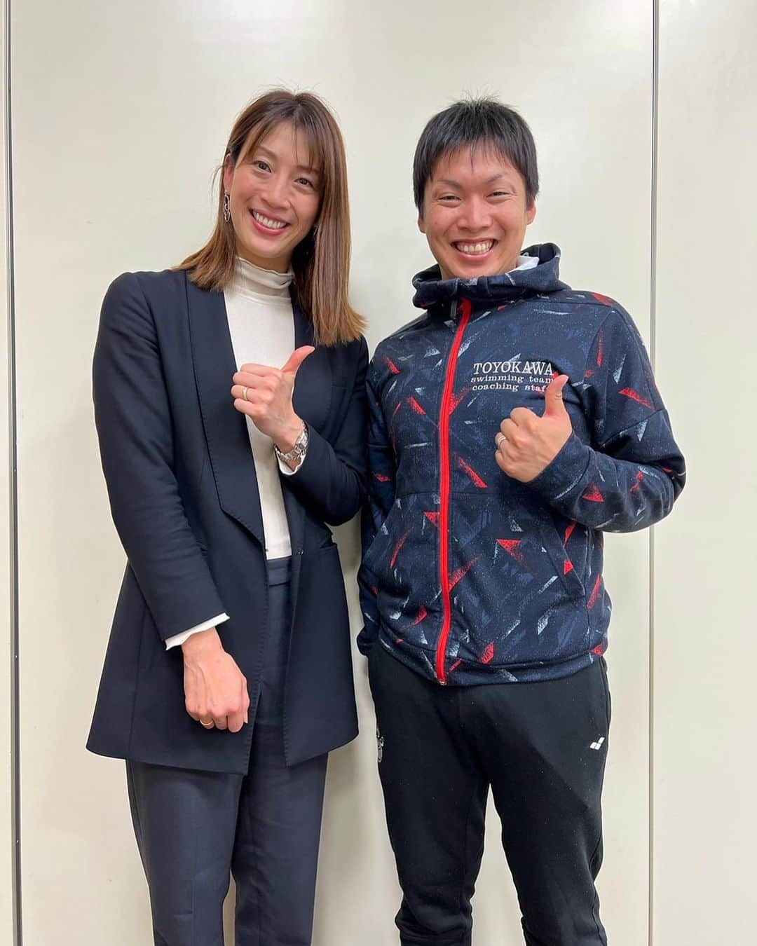 寺川綾さんのインスタグラム写真 - (寺川綾Instagram)「ナショナル合宿にて🏊‍♀️🏊‍♂️ 選手にお話させていただきました📝 一緒に現役時代頑張っていた堀畑裕也選手ことホリハタ先生と、遠征でもお世話になったコガ先生👨‍🏫👨‍🏫 選手を引退してもまたこうして水泳に携わりご一緒できる事をとても嬉しく思います✨✨ 選手の皆さんにとって、話の中で何かヒントになるものがあるといいなぁ☺️ #ナショナル合宿 #少しお話し #少しと思いつつ #いっぱい喋ってしまいました #ありがとうございました🙏」11月22日 18時45分 - terakawaaya_official