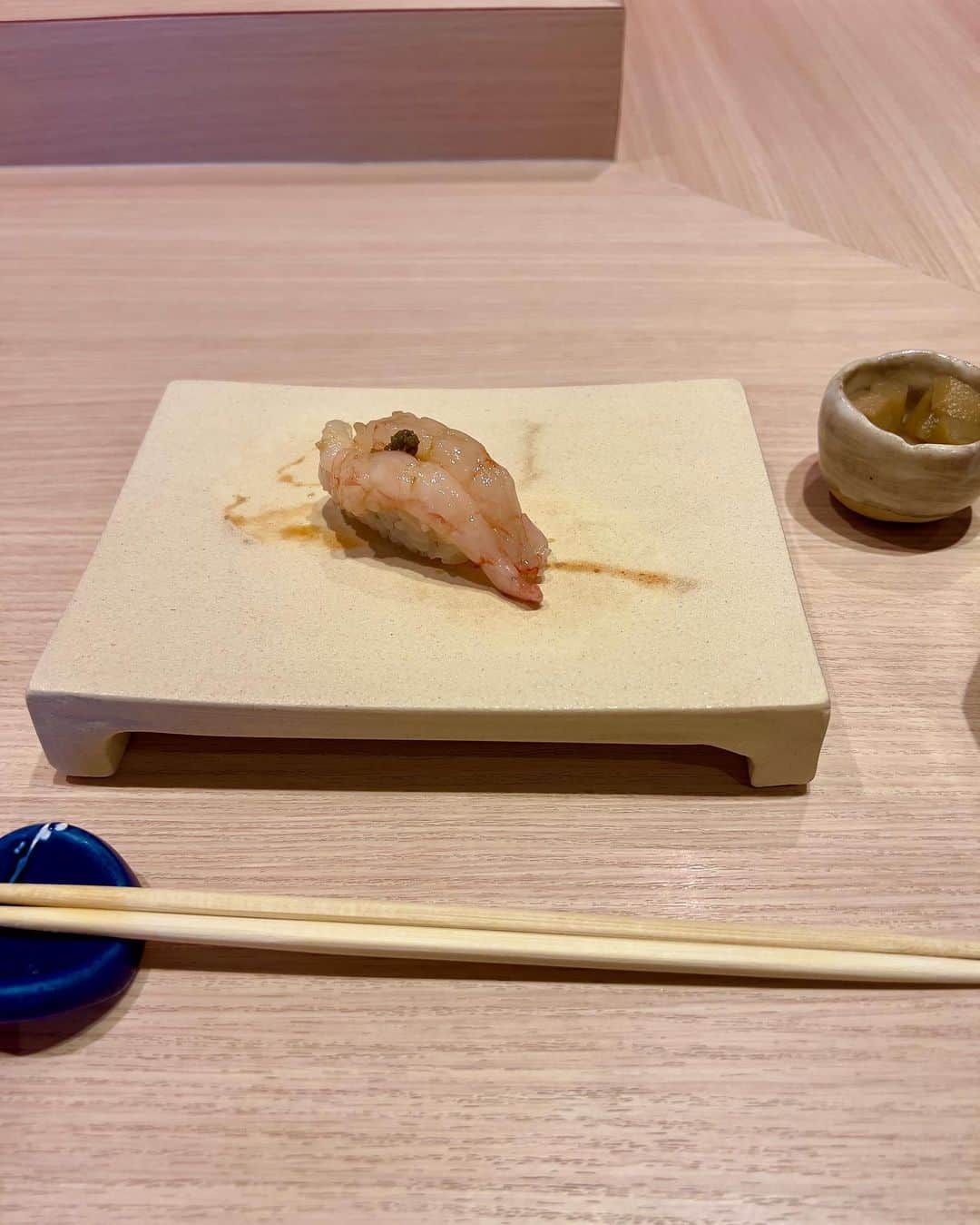 神宮 若奈さんのインスタグラム写真 - (神宮 若奈Instagram)「さらちゃん今年もありがとう💗✨ 中澤もありがとう😌💕 　　 　　 可愛い写真ありすぎて選べなかったので たくさん載せますwww   お寿司もアフタヌーンティーも 美味しかったし楽しかった🤍 　　 #birthday #mybirthday #1116 #chanelcafe  #gunabonnie #valentino #gunabonnie #chanel」11月22日 18時46分 - jinguwakana
