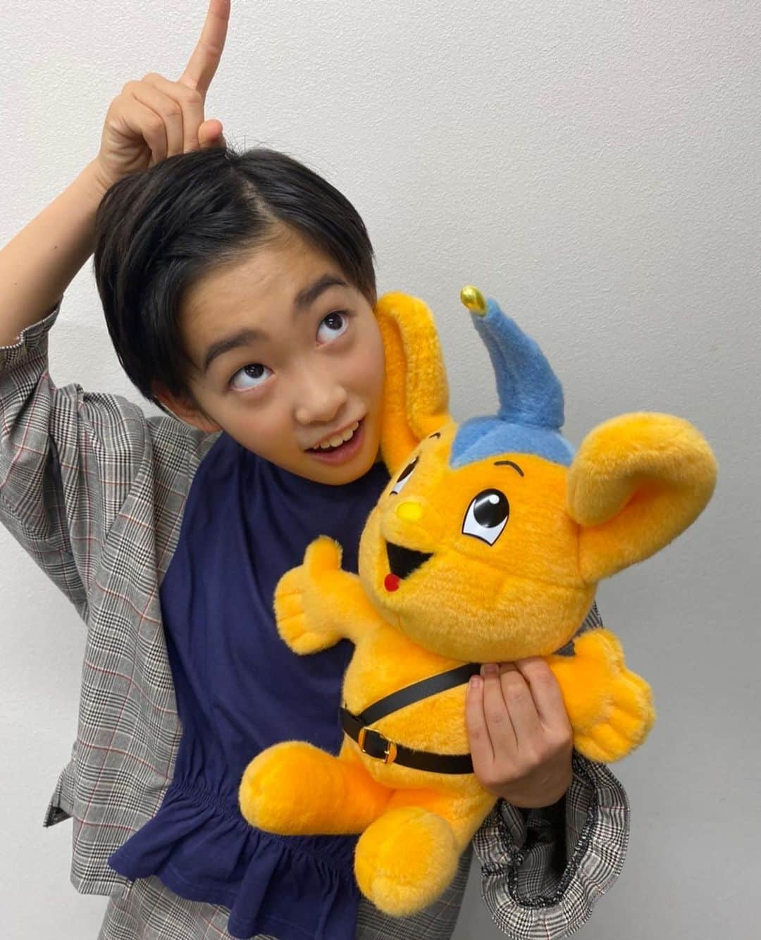 村山輝星さんのインスタグラム写真 - (村山輝星Instagram)「📣  先日出演させて頂きました、『小学生の万引き防止オンラインイベント「第59回 親と子の警察展」〜あつまれ！万引きなに？なぜ？探検隊〜』ですが、  アーカイブのご視聴は、12月25日(日)までとなっております！ 詳しくは、イベント公式サイトにて🎪  https://www.oyakopolice.com  是非、チェックお願い致します👀  衣装 : @unica_products  #村山輝星 #劇団東俳 #Tプロジェクト #子役 #出演情報 #オンラインイベント #イベント #小学生の万引き防止オンラインイベント #万引き防止 #小学生 #親と子の警察展 #オンライン #Vimeo #YouTube #生配信 #アーカイブ」11月23日 17時48分 - murayama_kirari_staff