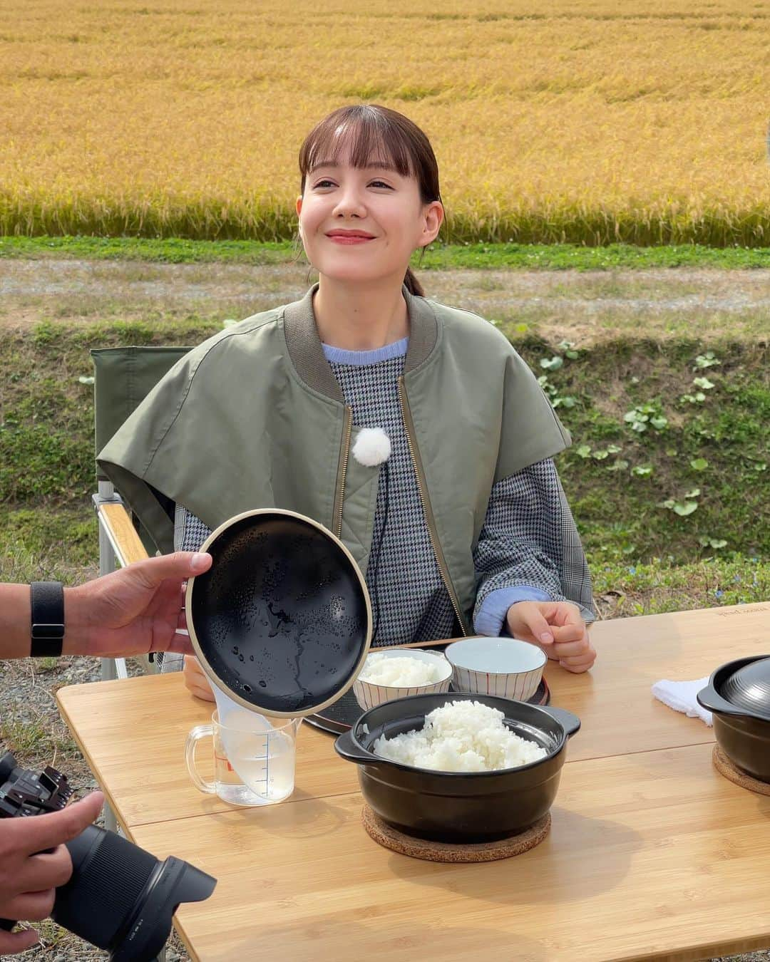 トリンドル玲奈さんのインスタグラム写真 - (トリンドル玲奈Instagram)「「それはまるでトリンドルな1日でした。」オフショット集🥛  北海道の自然やおいしいものを存分に味わい、同時にそのありがたみを知れた 自分にとって大切な大切なロケでした。  各地域で放送されているほか(公式サイトでチェックしてみてね😉) 公式サイトではクッキングレシピ、 UHBさんのYoutubeではディレクターズカット版が公開されてます。  ぜひ🌾  @uhb_marude_triendl」11月23日 20時21分 - toritori0123