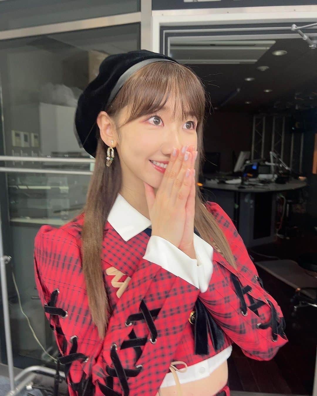 柏木由紀さんのインスタグラム写真 - (柏木由紀Instagram)「⋆⸜ ⚘ ⸝⋆  テレ東音楽祭☺️🎶 ありがとうございました〜🌈  今日は新衣装、初お披露目でした！！ 赤チェックかわいい〜 AKB！って感じでとってもすきです。  みなさんはどうですかー？🥺🫶  #AKB48」11月23日 21時48分 - yukikashiwagi_official
