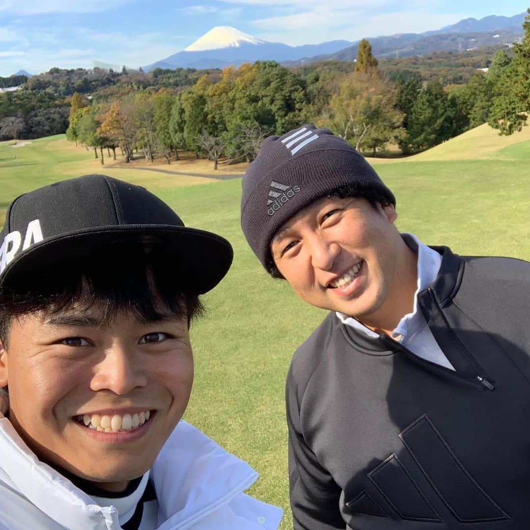 読売巨人軍さんのインスタグラム写真 - (読売巨人軍Instagram)「#不屈 #納会ゴルフ⛳️ #ナイスショット 📸 #と #ナイスショットの裏側 📸 #仙台育英 トリオ #松原聖弥 選手 #橋本到 コーチ #中谷翼 球団職員 #中山礼都 選手 #中島宏之 選手 #中田翔 選手 #香月一也 選手 #朝井秀樹 打撃投手兼広報 #巨人 #giants #ジャイアンツ #読売ジャイアンツ #野球 #プロ野球 #東京 #tokyo」11月24日 17時49分 - yomiuri.giants