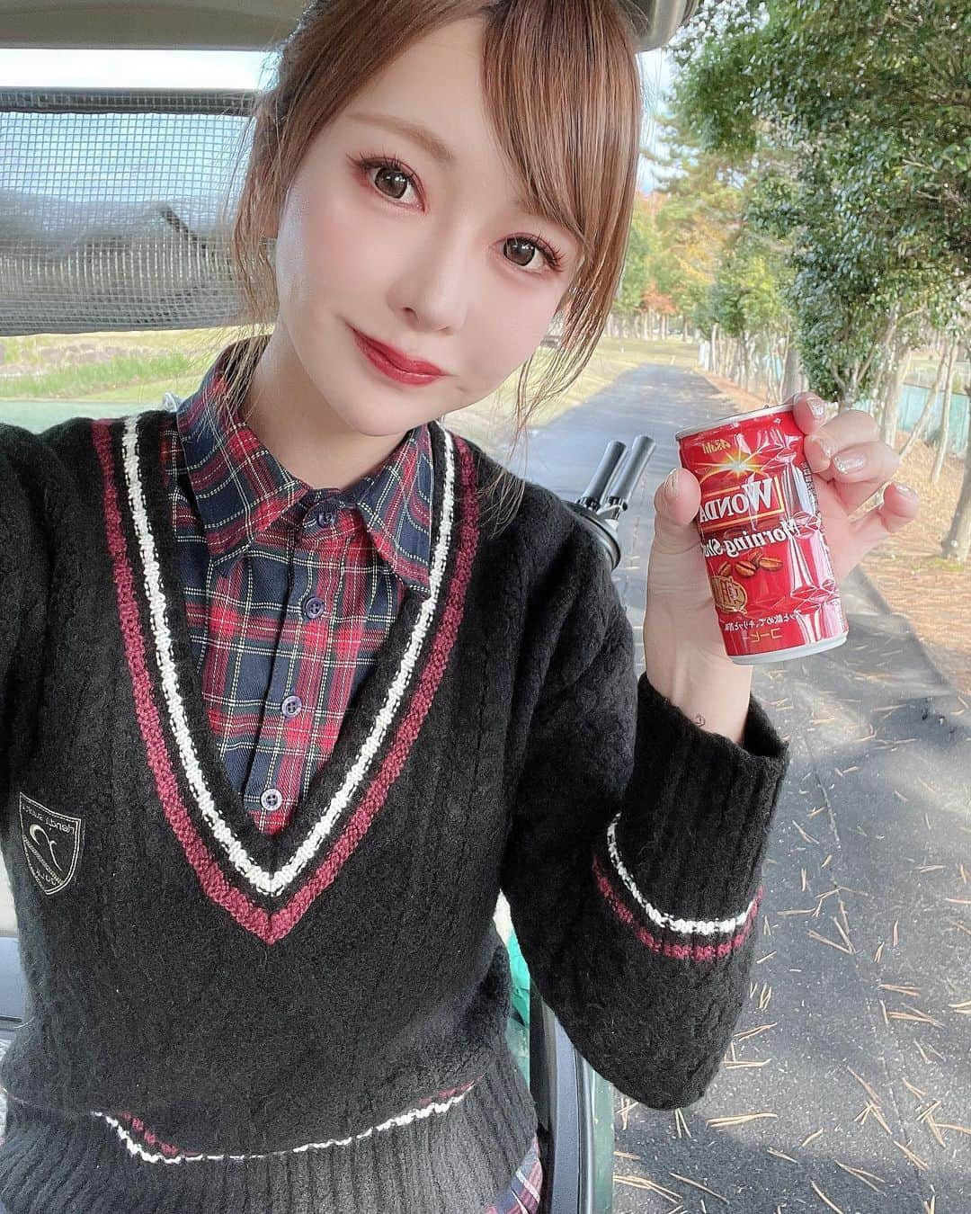 滝沢いおりさんのインスタグラム写真 - (滝沢いおりInstagram)「紅葉ゴルフ⛳️🍁 スコアは㊙️  お天気もよく、最高でした❤️😊 #ゴルフ #ゴルフ女子  #ゴルフコーデ  #ゴルフウェア  #滝沢いおり #お姉さん #グラビア」11月24日 23時20分 - takizawaiorir