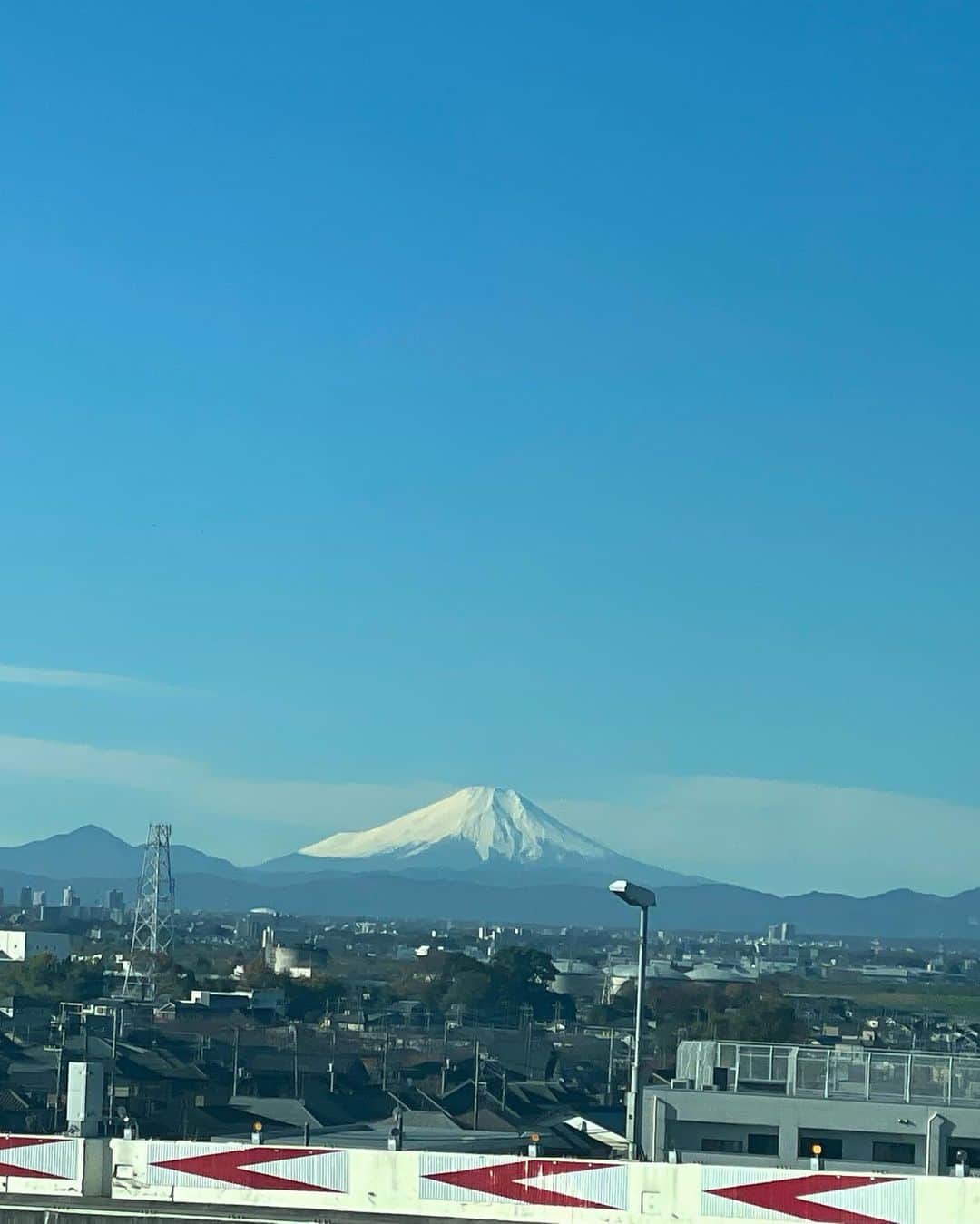 木下優樹菜さんのインスタグラム写真 - (木下優樹菜Instagram)「高速乗っていたら めっちゃ綺麗にお目見えした 富士山🗻だったから 撮ったー 秋晴れ🌞 しぇあはぴ♡」11月25日 10時05分 - yukina1204xoxo