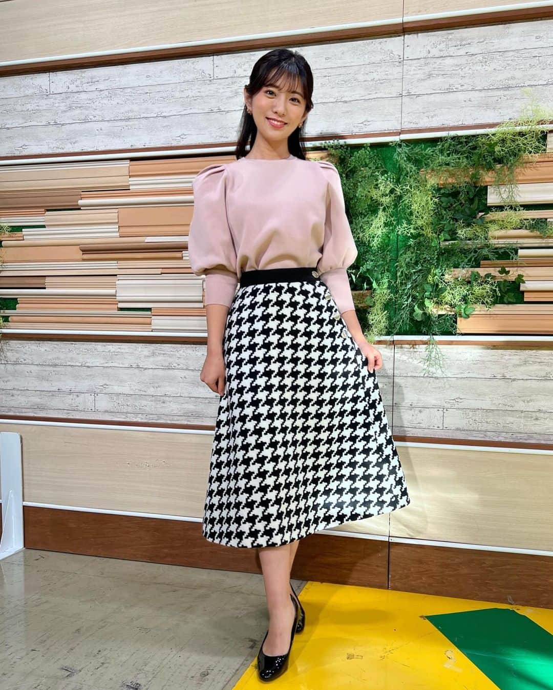 白戸ゆめのさんのインスタグラム写真 - (白戸ゆめのInstagram)「👗  #モニフラ #東京インフォメーション #衣装」11月25日 14時53分 - yumeno.s_