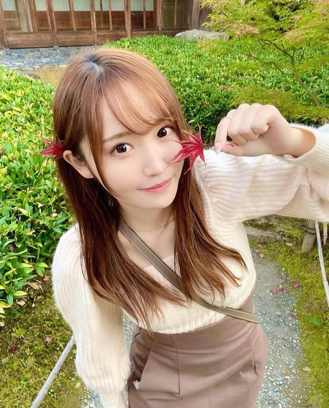 美女美容事情さんのインスタグラム写真 - (美女美容事情Instagram)「《紅葉🍁×美女💖》⁠ *⠀⠀⠀⠀⠀⠀⁠⠀⁠⠀⁠⠀⁠⠀⁠ 今回ご紹介させて頂きますのは!!👀❤️⁠⠀⁠⠀⁠⠀⁠⠀⁠ ぷーちゃん🐶🍯さん<@poohchan31> の素敵なお写真📸⠀⁠⠀⁠⠀⁠ *⠀⁠ 綺麗な紅葉でさらに美しさが際立ちますね🧡☀️⠀⠀⠀⁠⠀⁠⠀⁠ こんな美人さんと紅葉見に行ってみたいです☺️🍁 *⠀⁠⠀⁠⠀⁠⠀⁠⠀⁠ ぷーちゃん🐶🍯さん<@poohchan31> 素敵な投稿をありがとうございました☺️📸✨⠀⁠ ぷーちゃん🐶🍯さんのアカウントには他にも素晴らしい投稿が沢山ありますので是非覗いてみてくださいね💁‍♀️💙⁠ ⁠ ⠀⠀⁠⠀⁠⠀⁠⠀⁠ △▼△▼△▼△▼△▼△▼△▼△▼△▼ ⁠⠀⁠⠀⁠⠀⁠ ❤️🧡💛「ビジョビ (美女美容事情)」💚💙💜⠀⠀⠀⠀⠀⠀⠀⠀⠀⠀⠀⠀⠀⠀⁠⠀⁠⠀⁠⠀⁠⠀⁠⠀⁠ 👇掲載ご希望の方は👇⠀⠀⠀⠀⠀⠀⠀⠀⠀⠀⠀⠀⠀⠀⠀⁠⠀⁠⠀⁠⠀⁠⠀⁠⠀⁠ @b_b_j.jタグ付けと🖤 #ビジョビ ⁠⠀⁠ 🖤タグ付けお願いします⠀⠀⠀⠀⠀⠀⠀⠀⠀⠀⠀⠀⠀⠀⠀⁠⠀⁠⠀⁠⠀⁠⠀⁠⠀⁠ △▼△▼△▼△▼△▼△▼△▼△▼△▼ ⁠⠀⁠ #美女#美人#秋服コーデ#秋服 #紅葉#紅葉スポット#京都紅葉 #インスタ美女#インスタ美人」11月25日 17時21分 - b_b_j.j