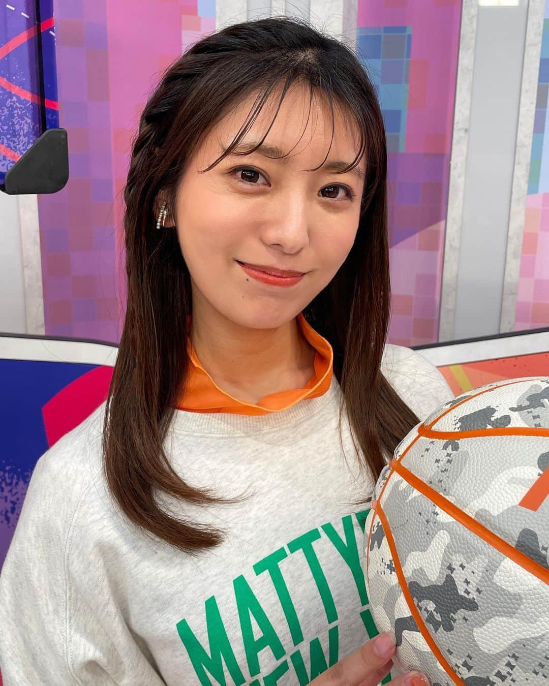 白戸ゆめのさんのインスタグラム写真 - (白戸ゆめのInstagram)「🏀  #熱血バスケ 今週から金曜よる22時50分にお引越し！ NHK BS1です🔥 華金は一緒にバスケで楽しみましょう😘💓」11月25日 19時34分 - yumeno.s_