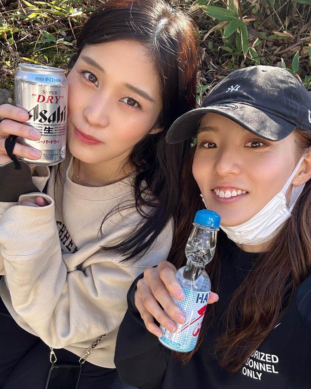 橘花凛さんのインスタグラム写真 - (橘花凛Instagram)「華音ちゃんが高尾山登山付き合ってくれたよ😏❤️✨⛰ 紅葉がとーっても綺麗でした！！ 山頂で飲むビールも最高でした🍺 そのあと温泉に入って帰りました！ 次は猿園いこうね🐵楽しすぎた🤤」11月25日 20時28分 - rintakahashi0809