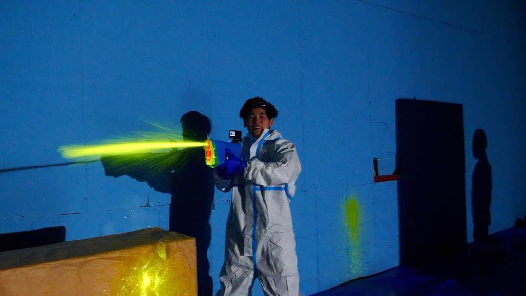 すしらーめん《りく》さんのインスタグラム写真 - (すしらーめん《りく》Instagram)「サイリウムを水鉄砲で撃ってリアルスターウォーズ！！！ （2ndチャンネルです）  #スターウォーズ　#水鉄砲 #starwars #sushiramen #すしらーめんりく」11月25日 21時30分 - sushi_riku