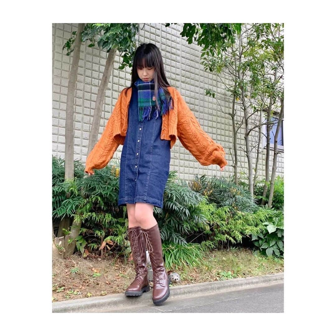 森﨑美月さんのインスタグラム写真 - (森﨑美月Instagram)「🧸❤️  寒くなってきた~~ 朝☀️お布団から出る時に勇気がいる、、  ようやくね、 納得できるタータンチェックの制服用マフラーを見つけた~！  皆んなは何色？  次は赤タータンを探したいんだぁ~♡  ⁑ ⁑  #seventeen #セブンティーンモデル #森﨑美月 #jc #中学生 #07 #マフラー #マッキントッシュフィロソフィー」11月26日 17時25分 - morisaki_mizuki_