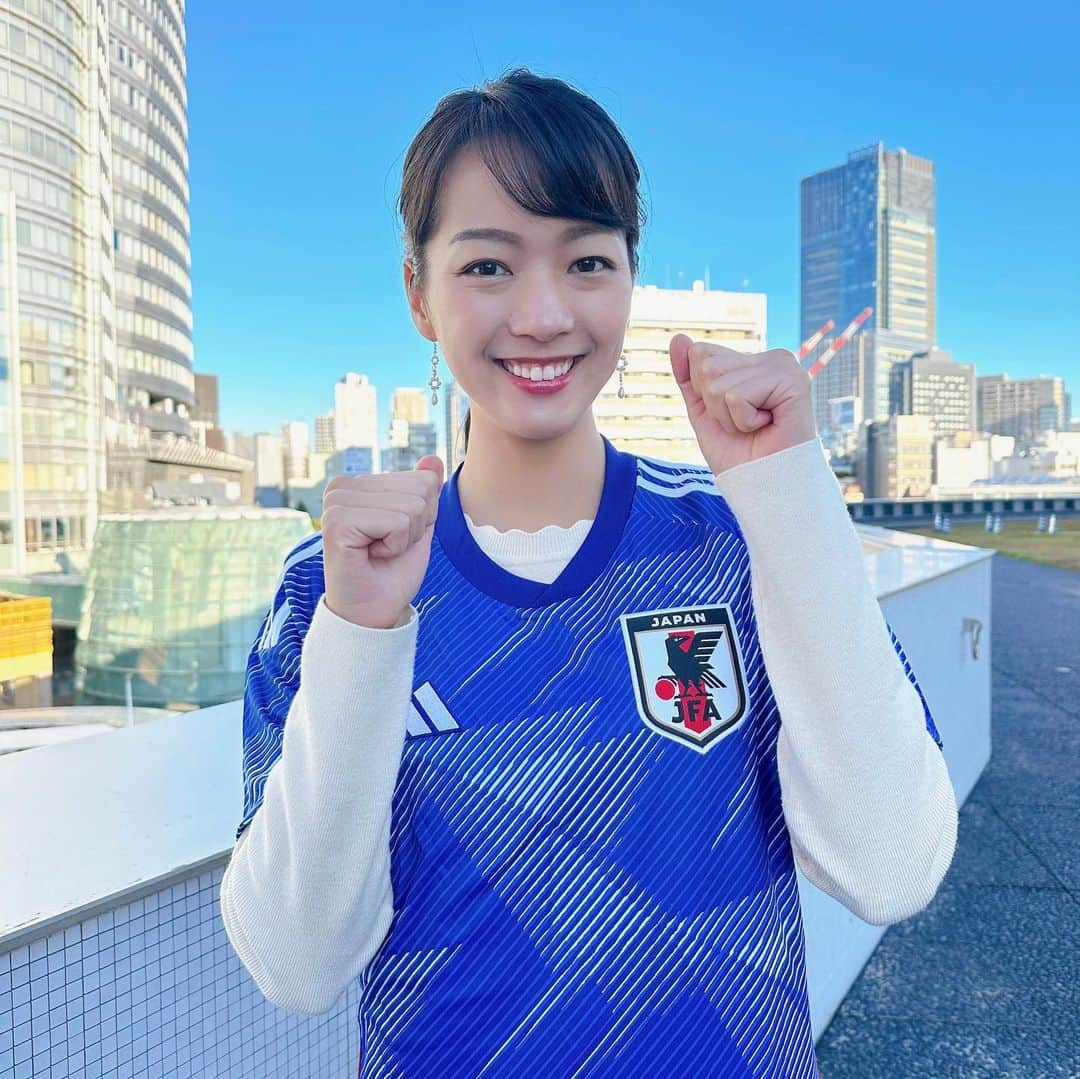 紀真耶さんのインスタグラム写真 - (紀真耶Instagram)「日本vsコスタリカ！ 今夜7時キックオフです✨ 応援しましょう！  ☆ ☆ #サッカーワールドカップ #日本代表  #コスタリカ #テレビ朝日 #アナウンサー #草薙和輝 #紀真耶」11月27日 13時59分 - maya0kino