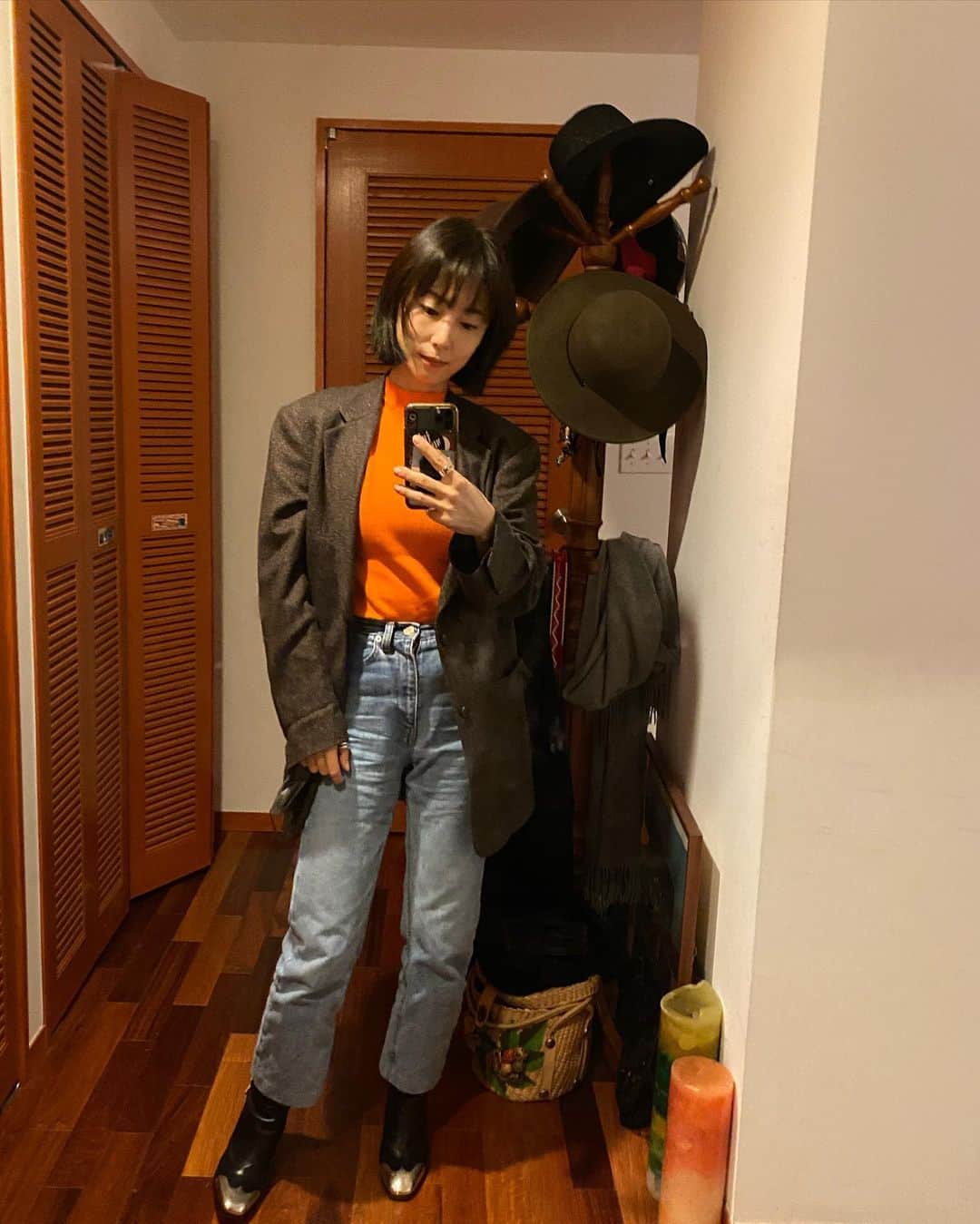 MEGUMIさんのインスタグラム写真 - (MEGUMIInstagram)「最近はこんな格好でお送りいたしました🌙💕 一枚目のアウターめちゃ可愛くないですか？ こちらは 親戚のような @stylist_kumisaito_ が立ち上げたブランド　@nave_jp の物です。  一枚で洒落た雰囲気が出る洋服を作るのが得意なくクミちゃんの新ブランド！  マジ可愛いから是非に是非に⚡️」11月27日 16時06分 - megumi1818