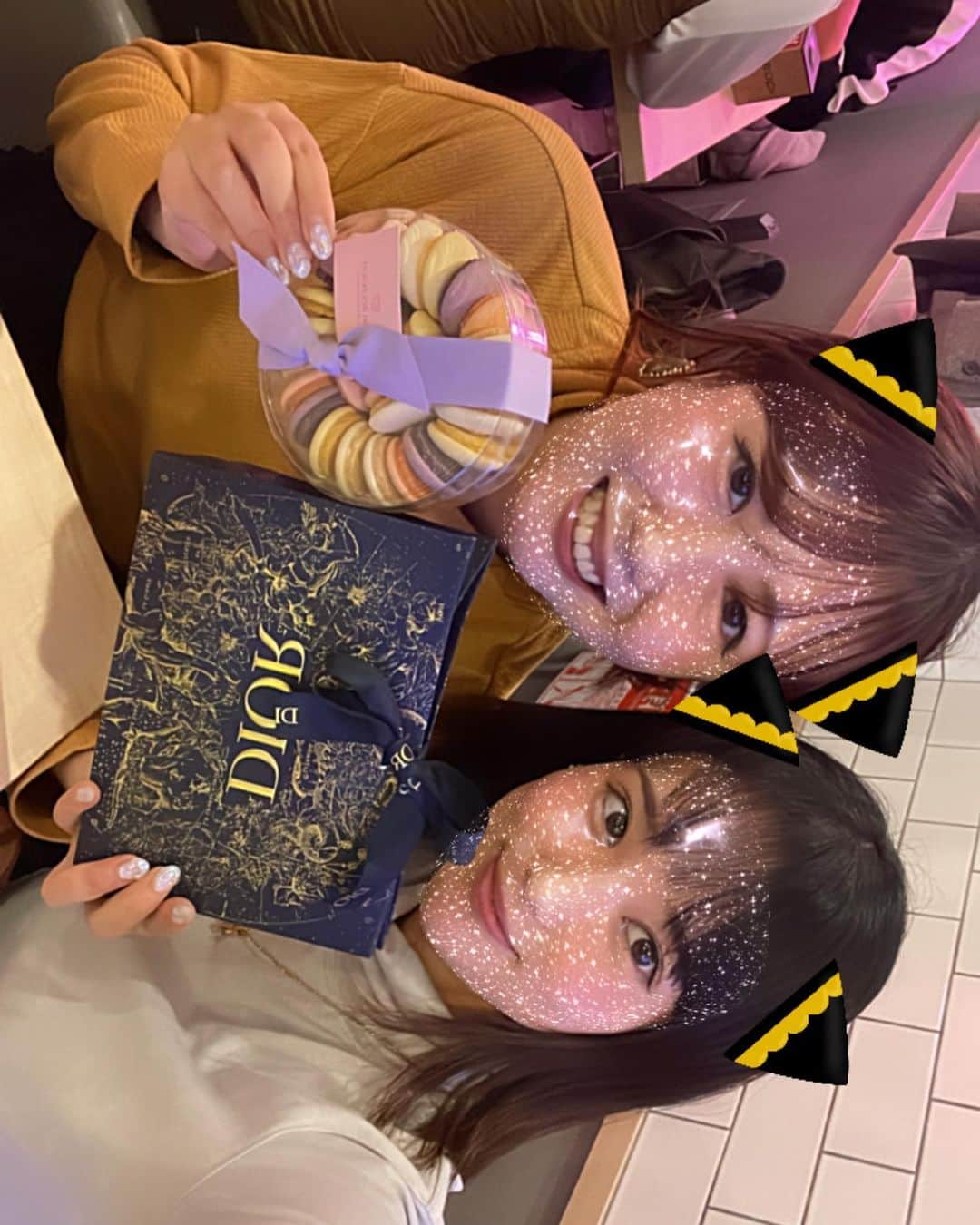 西原愛夏さんのインスタグラム写真 - (西原愛夏Instagram)「沢山誕生日お祝いしてもらいました😿💓  しあわせです、、😿💓  ✧*̣̩⋆̩ｰｰｰｰｰｰｰｰｰｰｰｰｰｰｰ最新告知ｰｰｰｰｰｰｰｰｰｰｰｰｰｰｰｰｰｰｰｰｰｰ✧*̣̩⋆̩☽  【11月】  ✩.YouTube  毎週（火）(金) ぐらごる更新中⛳️  7 AbemaTV ミッドナイト競輪 12 ミッドナイト競輪 13 四日市 競輪 最終日 10~12R Twitterにて予想動画アップ 23 AbemaTV ミッドナイト競輪 26 朗読劇『ゆびさきパレット〜少女サロンにノックの音が〜』in 大塚シアター 27 朗読劇『ゆびさきパレット〜少女サロンにノックの音が〜』in 大塚シアター  ✧*̣̩⋆̩☽⋆ｰｰｰｰｰｰｰｰｰｰｰｰｰその他ｰｰｰｰｰｰｰｰｰｰｰｰｰｰｰｰｰｰｰｰｰｰ✧*̣̩⋆̩☽⋆゜  🥀アパレルブランド M collection R (@m.collection2020 ) 👙エレアリーナイトブラモデル ♥ オフィシャルファンクラブ 月額750円 💕LINEスタンプ『歯科衛生士アイドル西原愛夏』発売中 📸YouTube ｢まなかちゃんねる｣  📷YouTube「ゴルフとコーチと私」 🕊Twitter＆TikTokやってます✨  ✧*̣̩⋆̩☽⋆ｰｰｰｰｰｰｰｰｰｰｰｰｰｰｰｰｰｰｰｰｰｰｰｰｰｰｰｰｰｰｰｰｰｰｰｰ✧*̣̩⋆̩☽⋆゜  #西原愛夏#歯科衛生士#現役歯科衛生士  #歯科衛生士タレント#歯科#白衣#タレント#グラビア#アイドル#女優#コスプレ#Cosplay#talent#Japaneseidol #japanesegirl#dentalhygienist #탤런트#아이돌 #치과위생사 #치과 #日本女星#天赋#偶像#アパレルブランド#アパレルオーナー#McollectionR#プロデュースブランド」11月27日 20時46分 - manakanishihara
