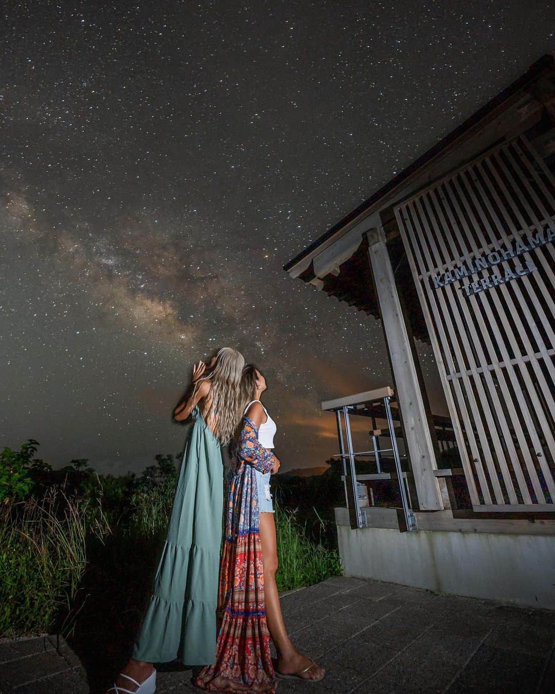 NAHOさんのインスタグラム写真 - (NAHOInstagram)「. . . 今日も心地よい一日でした💋🌲 Good night🌌✨ . . . photo by @yuuuuuuuuuu_kun  . . #NAHO #nature #photography #photo #okinawa #zamami #zamamiisland #nightphotography #astrophotography #沖縄 #沖縄移住 #星空 #座間味島 #座間味 #星空撮影 #天の川 #星空フォト #島暮らし」11月27日 23時04分 - naho25__kai_noa
