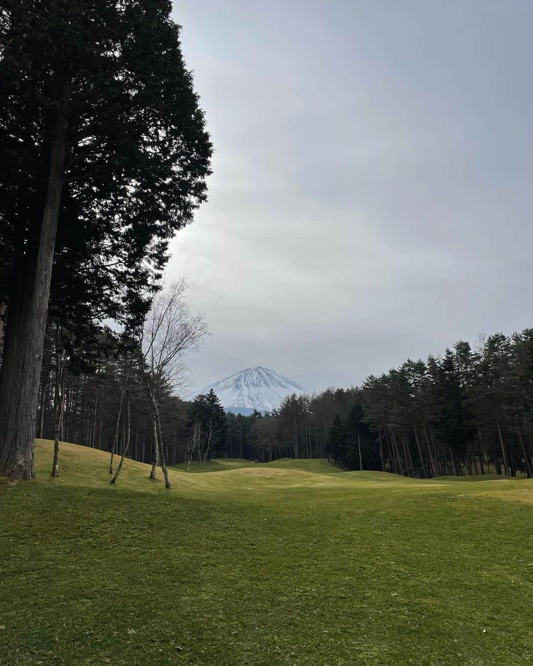 奥山春香さんのインスタグラム写真 - (奥山春香Instagram)「大好きな鳴沢さんまた来春来ます⛳️🐿️」11月28日 11時52分 - corvetteharuka