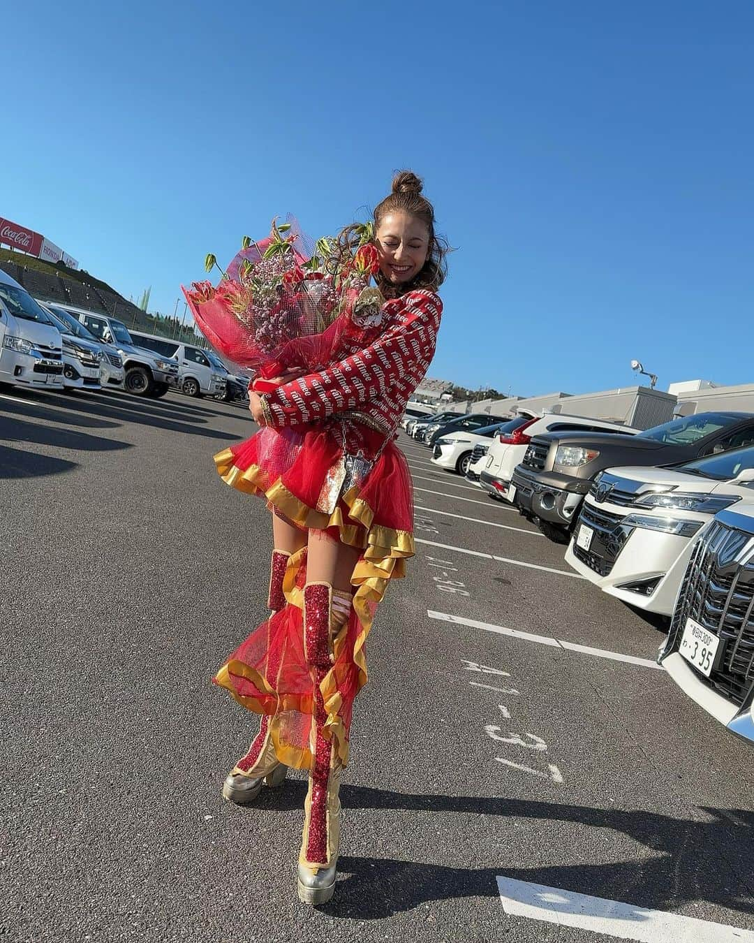 近藤みやびさんのインスタグラム写真 - (近藤みやびInstagram)「スーパー耐久最終戦！！！！  25号車 TEAM ZEROONEは3位表彰台を獲得！！！！  1年間ありがとうございました😊  そして、raffinee ladyとしてのサーキットでの活動も終了しました。  マリーちゃん、らぶあんゆ、ゆりやん、RIO、すあい、そしてあーりんがメンバーで本当によかった🥲🙏 楽しい一年になりました✨  YouTubeライブ配信や、ステージを用意してもらいスーパー耐久とraffinee ladyを沢山知ってもらえる機会を増やしてくれた オリエンタルバイオ様にも本当に感謝です😭😭😭  ファンの皆様も最後までついてくてくれて、本当にありがとうございました！！！！  #raffinee #raffineelady #鈴鹿 #鈴鹿サーキット #近藤みやび #みやび脚 #埼玉 #所沢 #レースクィーン #レースクィーンオブザイヤー」11月28日 12時37分 - miyabiiiii_kondooooo