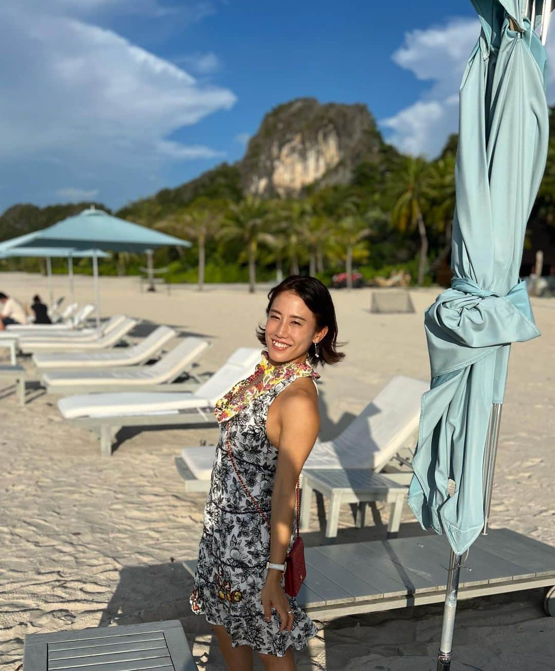 加藤未唯さんのインスタグラム写真 - (加藤未唯Instagram)「Paradise 🌴🌅 #beach #paradise #sunset #langkawi #island #malaysia  #ビーチ #ランカウイ #パラダイス #夕日 #🌅」11月28日 19時41分 - miyukato1121