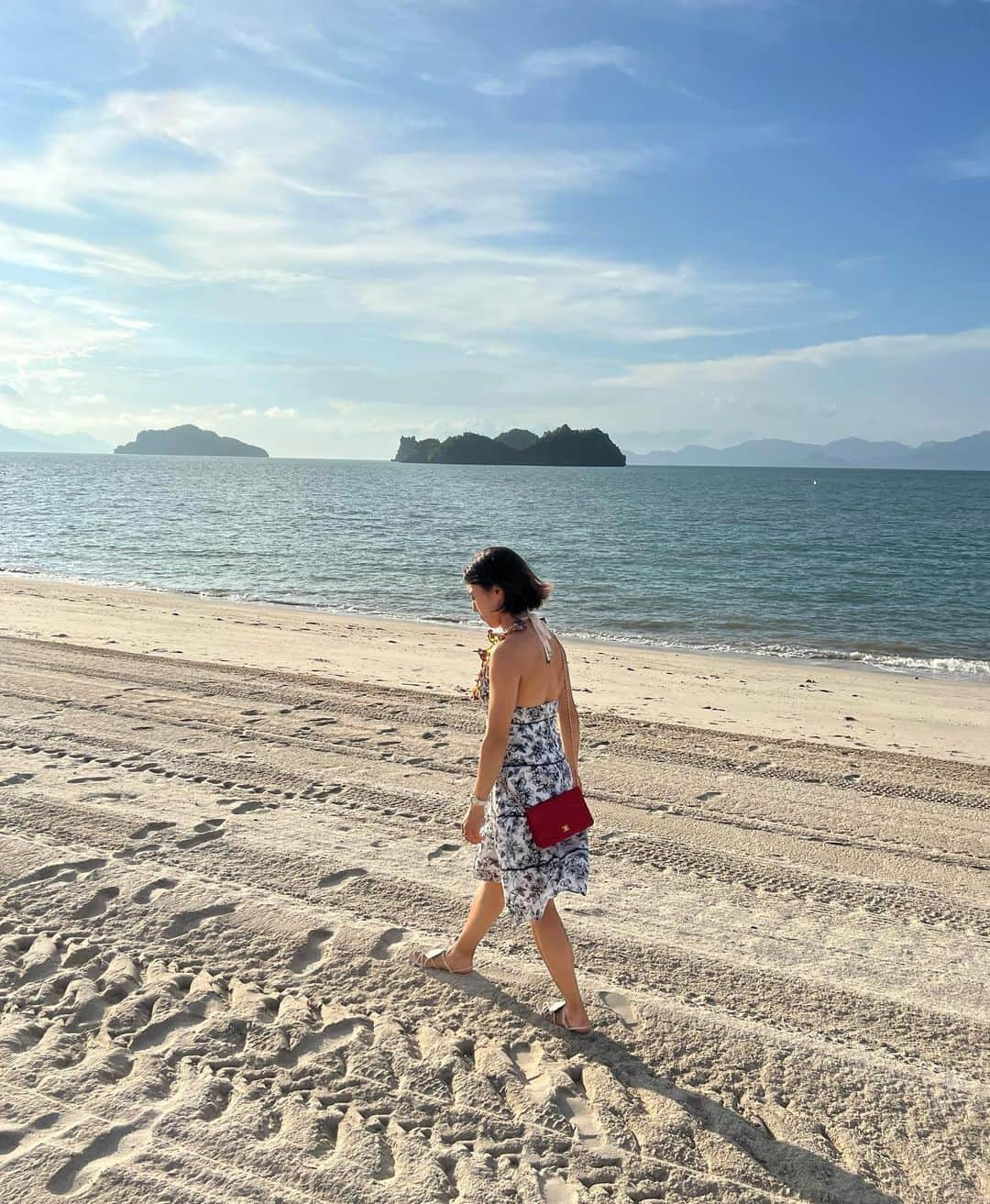 加藤未唯さんのインスタグラム写真 - (加藤未唯Instagram)「Paradise 🌴🌅 #beach #paradise #sunset #langkawi #island #malaysia  #ビーチ #ランカウイ #パラダイス #夕日 #🌅」11月28日 19時41分 - miyukato1121