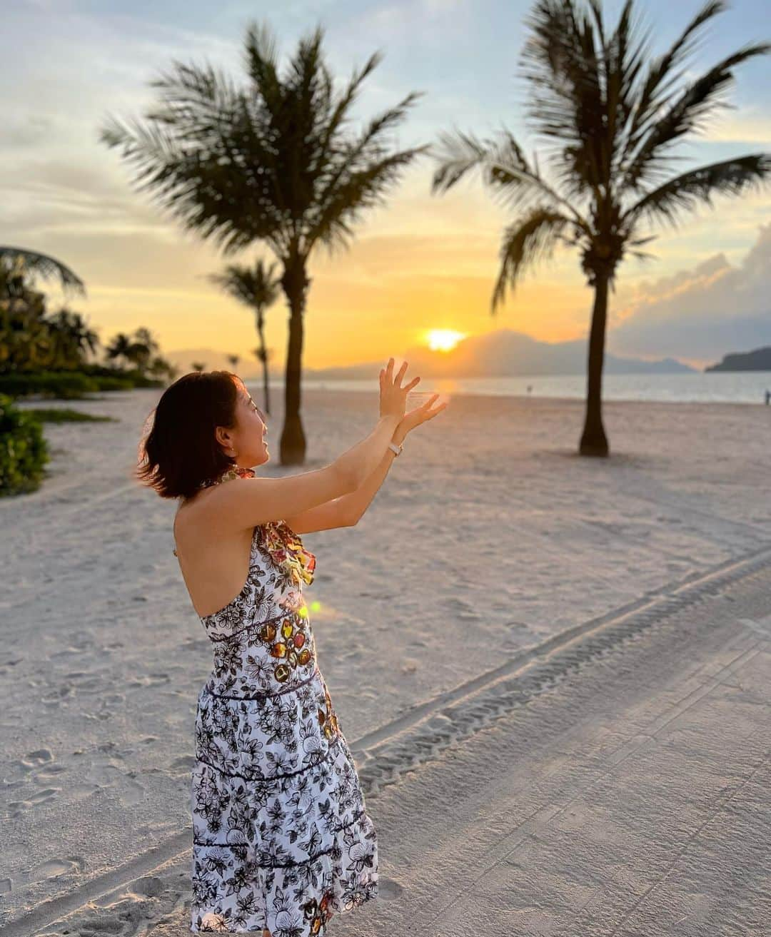 加藤未唯さんのインスタグラム写真 - (加藤未唯Instagram)「Paradise 🌴🌅 #beach #paradise #sunset #langkawi #island #malaysia  #ビーチ #ランカウイ #パラダイス #夕日 #🌅」11月28日 19時41分 - miyukato1121