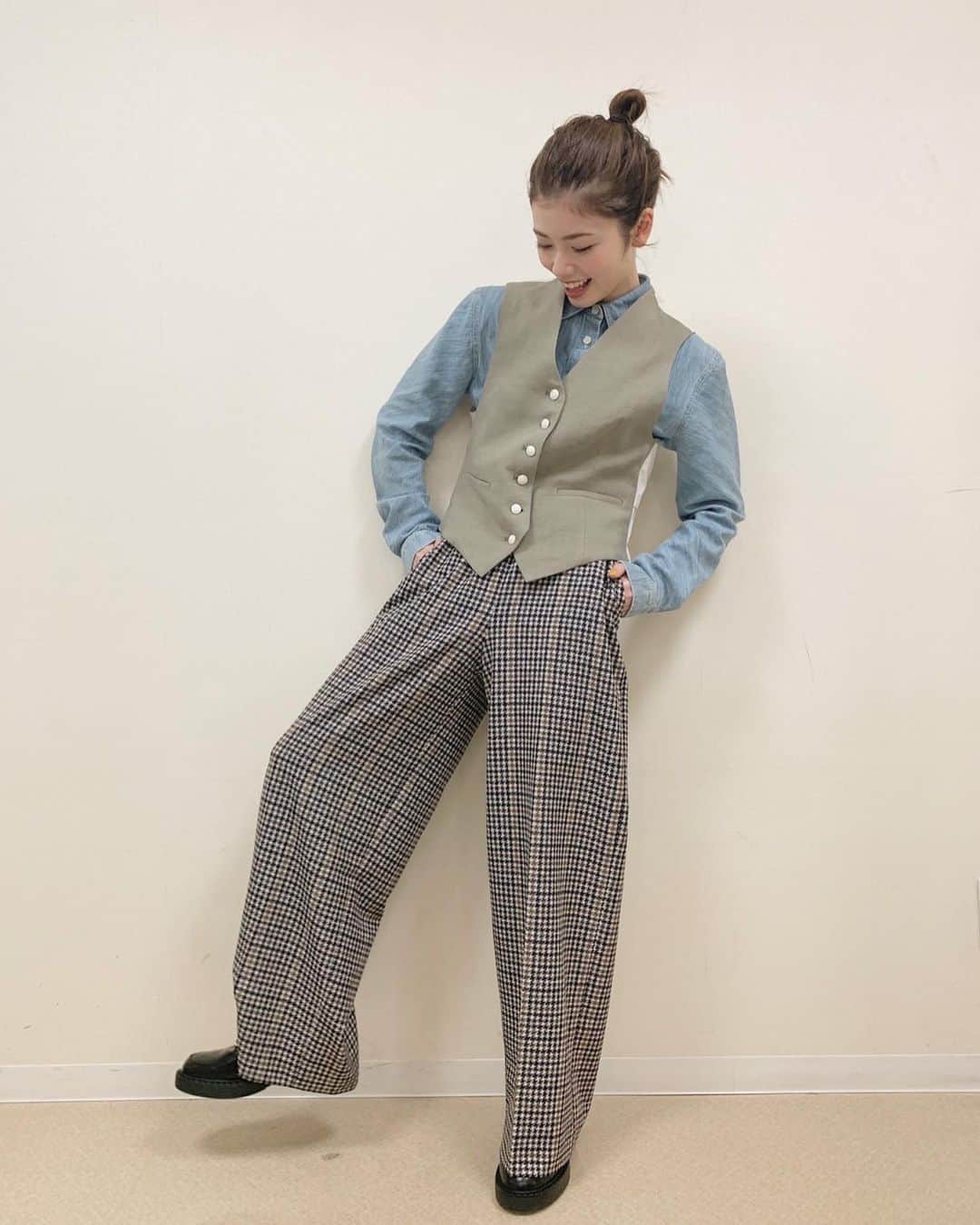 小芝風花さんのインスタグラム写真 - (小芝風花Instagram)「いつもと雰囲気違うお洋服👕👖 まにっしゅ。☺️」11月29日 16時03分 - fuka_koshiba_official
