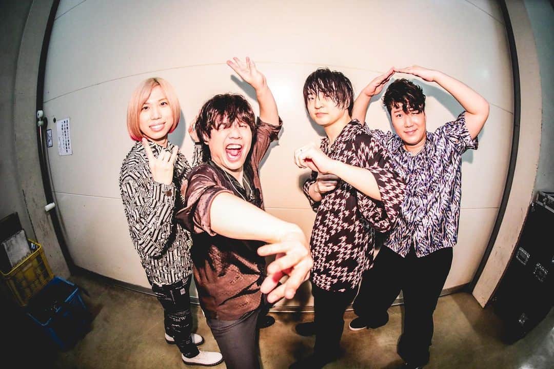 Official髭男dismさんのインスタグラム写真 - (Official髭男dismInstagram)「【 #SHOCKINGNUTSTOUR 】  2022.11.28.29 ふくやま芸術文化ホール リーデンローズ大ホール  Photo by：渡邉一生 @nabespg  #ヒゲダンホールツアー」11月29日 20時37分 - officialhigedandism