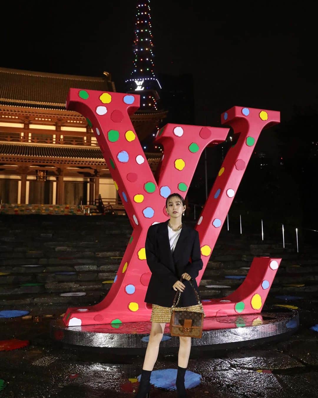 桐谷美玲さんのインスタグラム写真 - (桐谷美玲Instagram)「LV × KUSAMA PROMOTION PROJECT, TOKYO LVと草間彌生さんがコラボレーションしたインスタレーションが11/30から都内各所で公開されるのを前に、 一足早く世界観を堪能してしました🤤東京タワーも特別ライティングで綺麗だったなぁ❤️🧡💛💚 #LVxYayoiKusama #LouisVuitton #LVFashion」11月30日 10時24分 - mirei_kiritani_